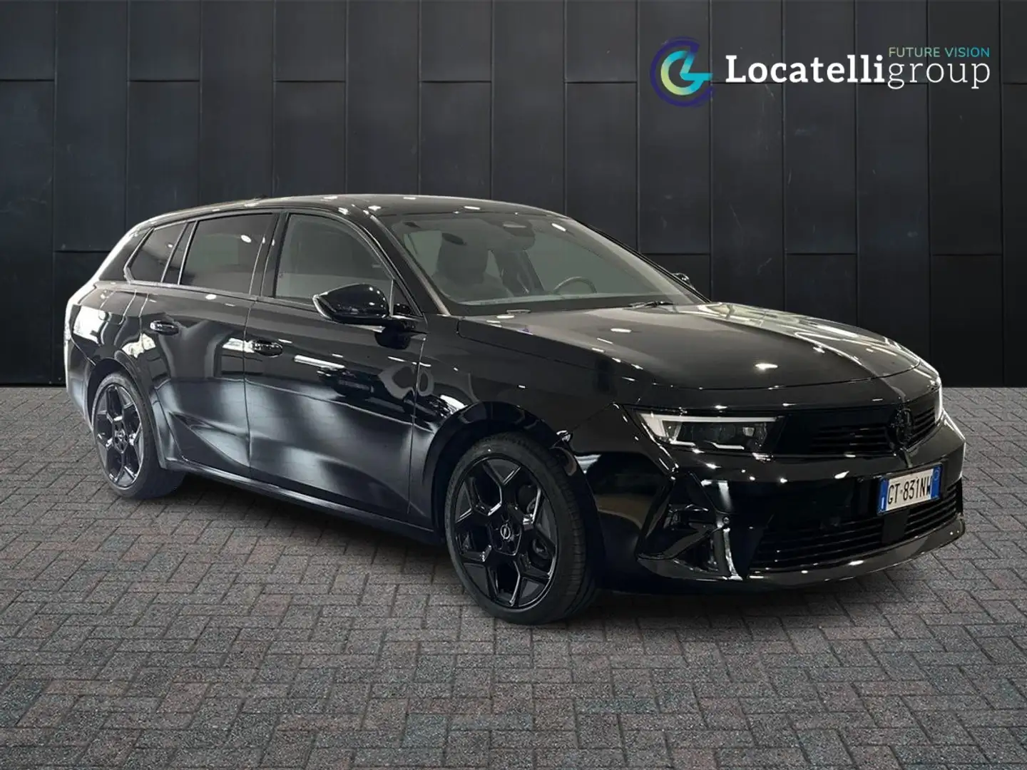 Opel Astra Sports Tourer 1.2 Turbo Ultimate Noir - 1