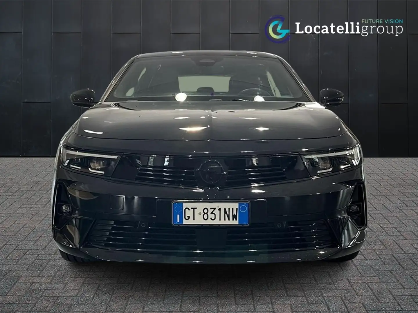 Opel Astra Sports Tourer 1.2 Turbo Ultimate Noir - 2