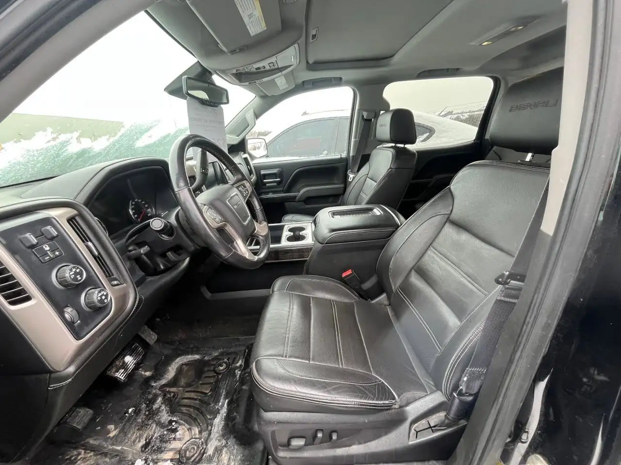 GMC Sierra 1500 снимка GMC Sierra 1500
