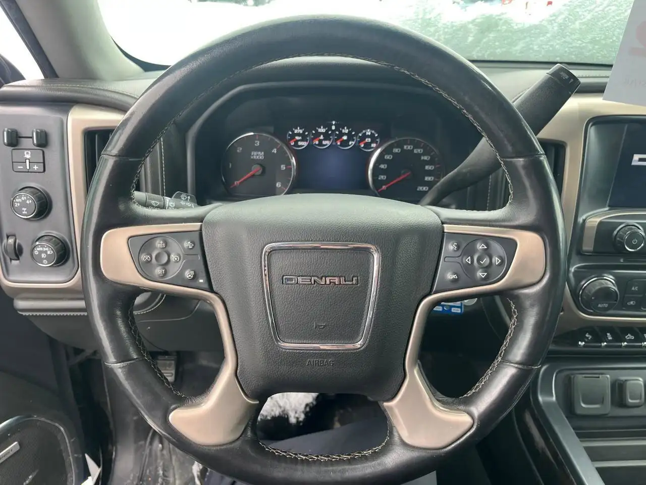 GMC Sierra 1500 снимка GMC Sierra 1500