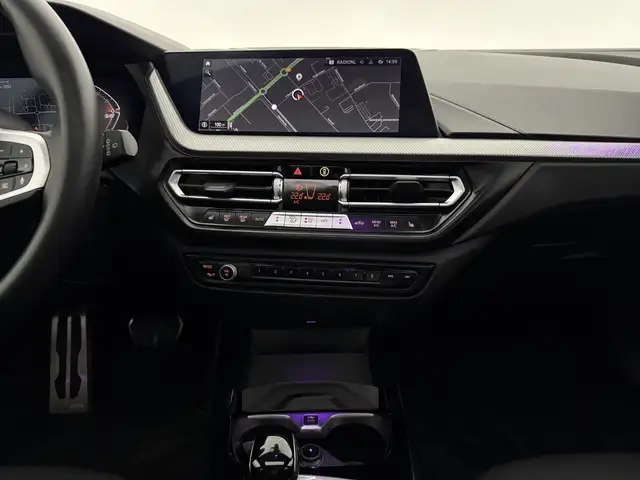 BMW 1 Series view 17