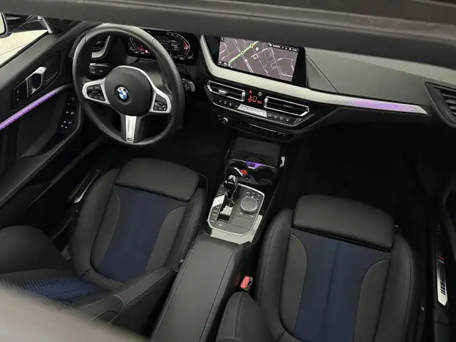 BMW 1 Series view 28