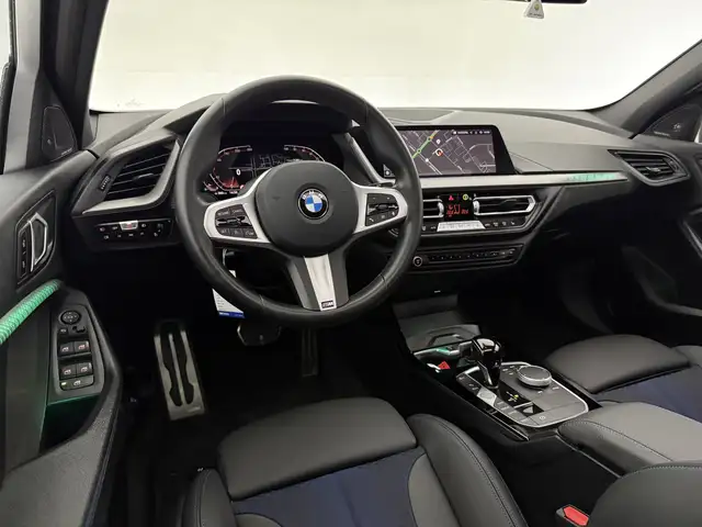 BMW 1 Series view 14