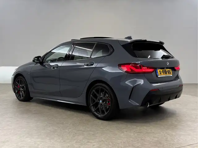 BMW 1 Series view 3