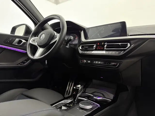 BMW 1 Series view 30