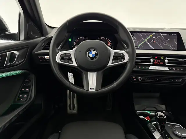 BMW 1 Series view 13