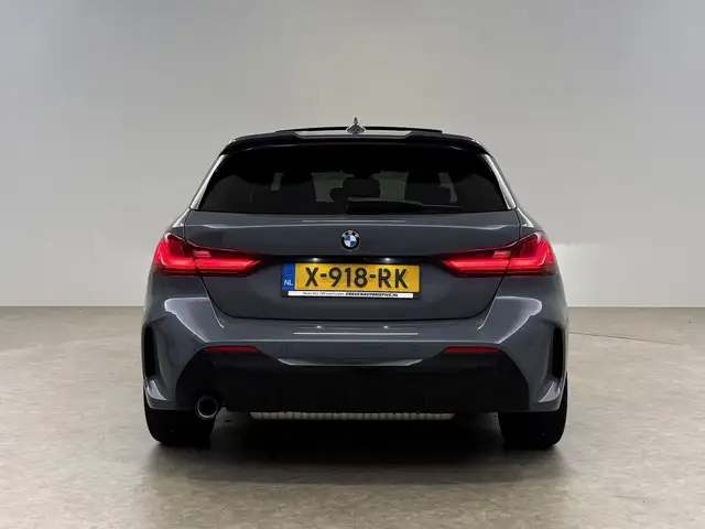 BMW 1 Series view 9