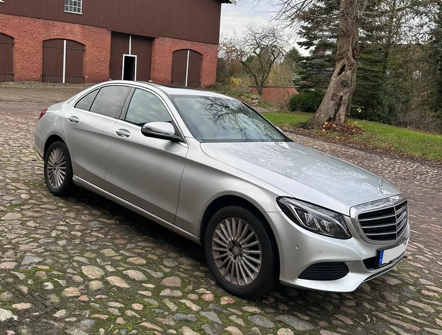 Mercedes-Benz C 220 C 220 d 4Matic 7G-TRONIC Exclusive Silber - 2