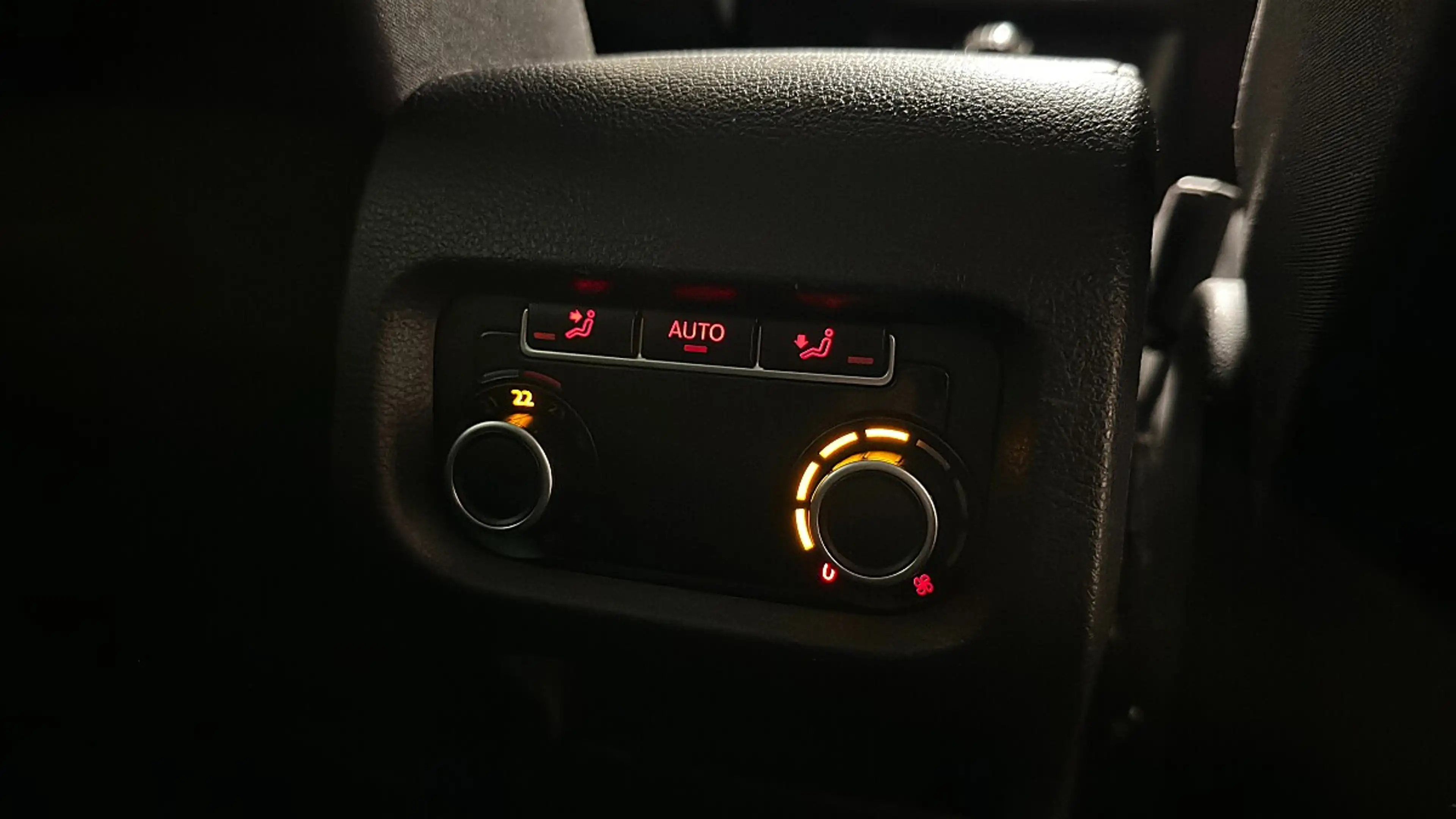 Volkswagen Sharan Business BMT SCR 2,0 TDI — photo 13