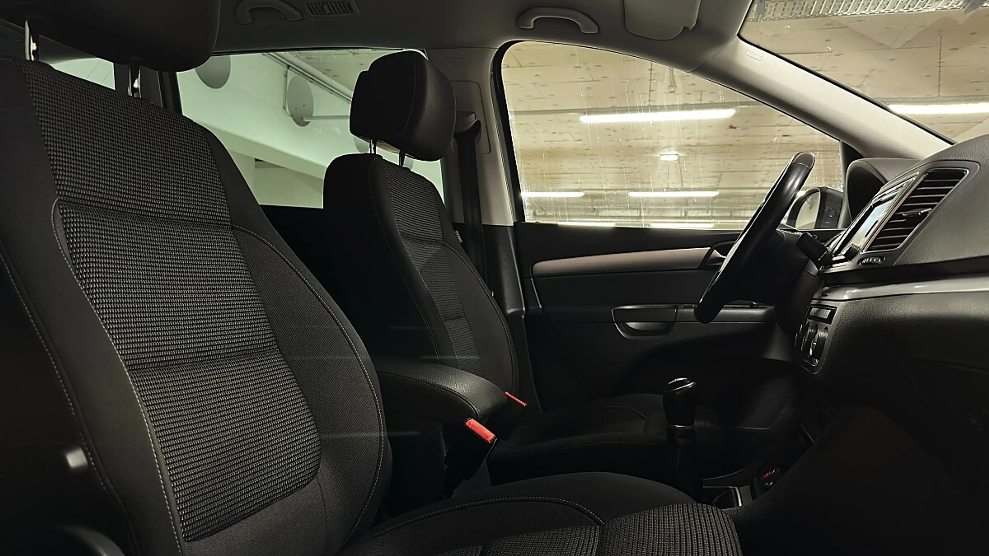 Volkswagen Sharan Business BMT SCR 2,0 TDI — photo 9