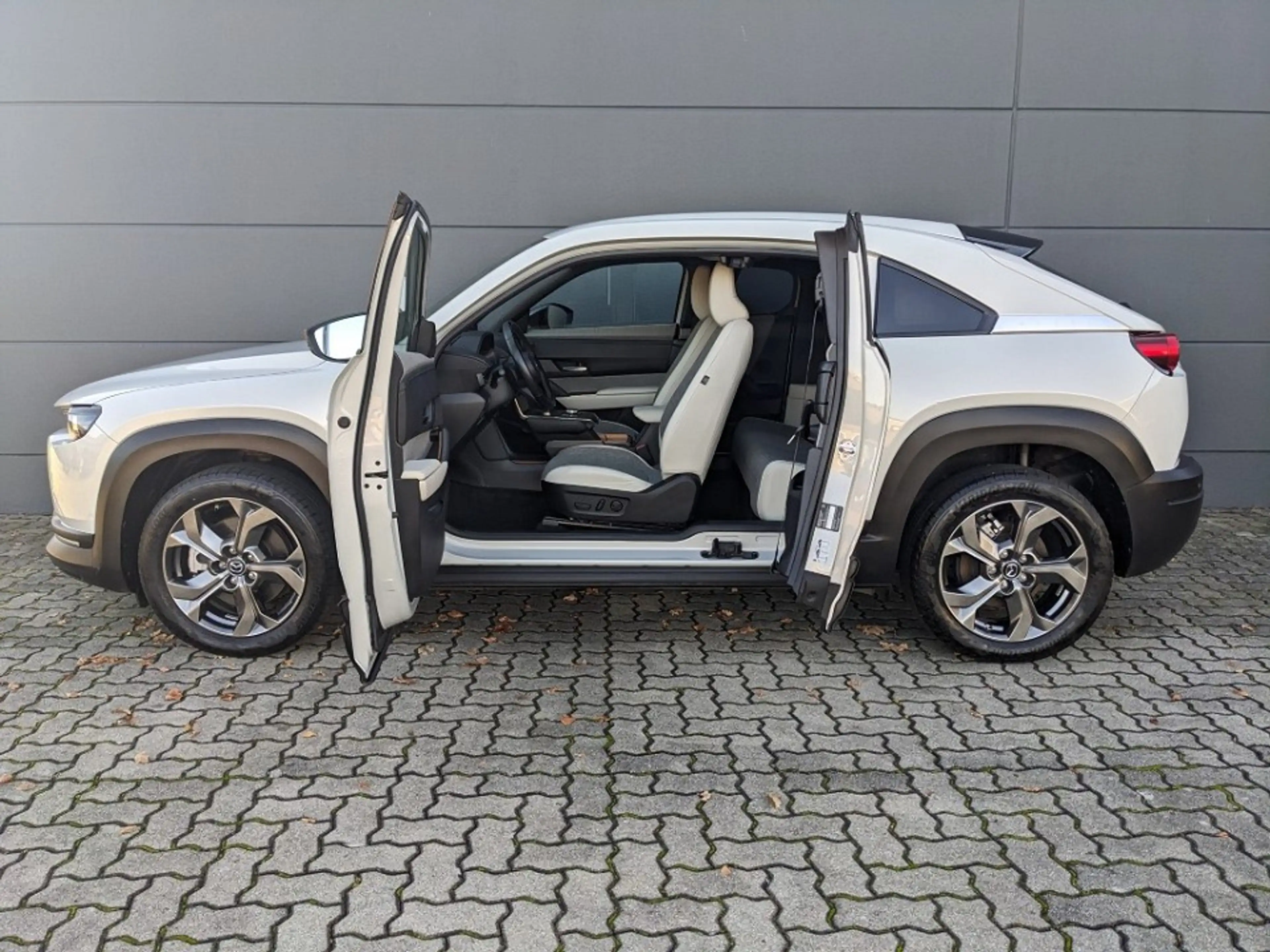 Mazda MX-30 e-SKYACTIV EV Advantage Matrix-LED Navi — photo 4