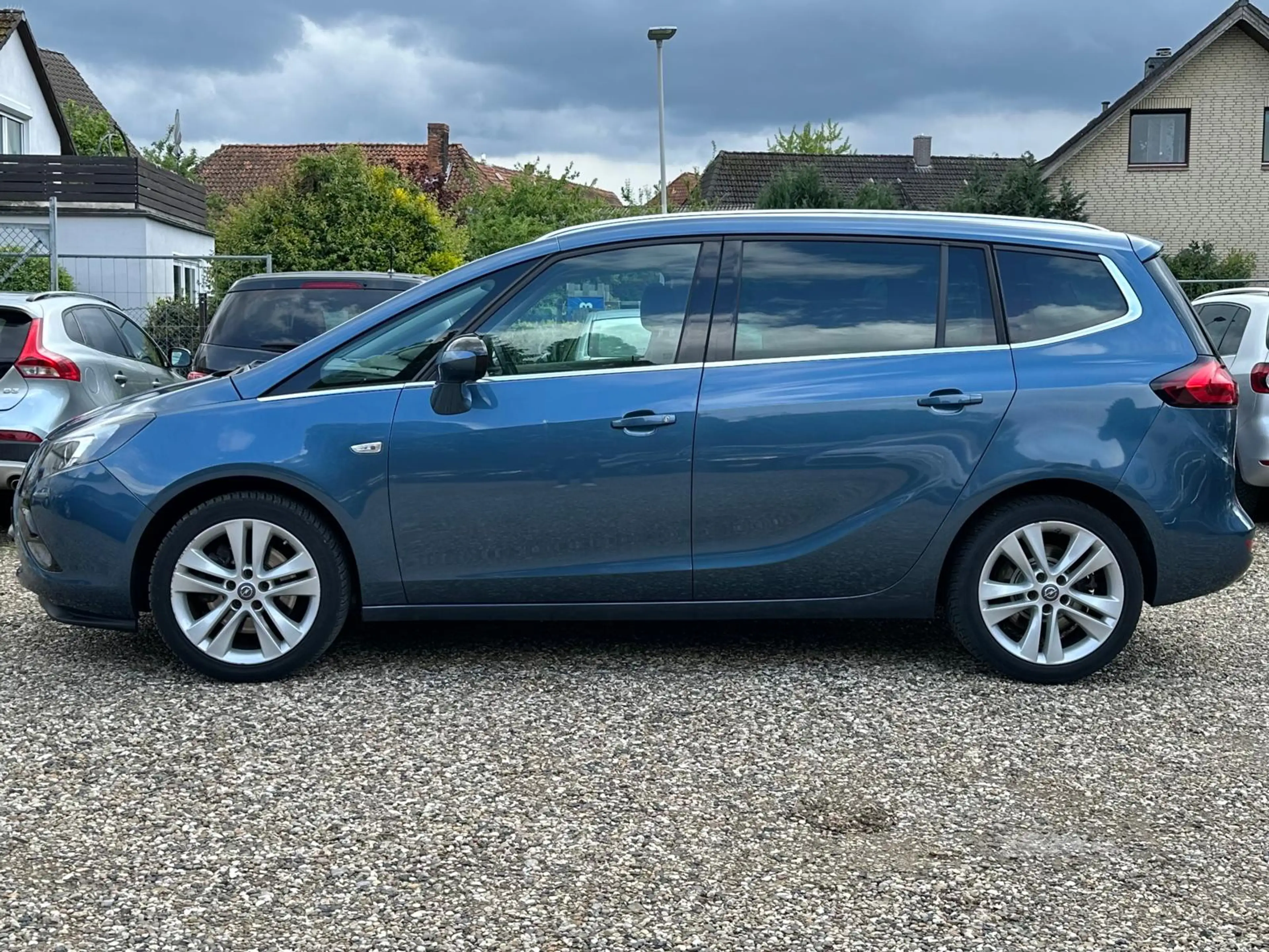 Opel Zafira Tourer 2.0CDTI 7Sitzer Innovation AHK SHZ PDC Navi Kamera — photo 7
