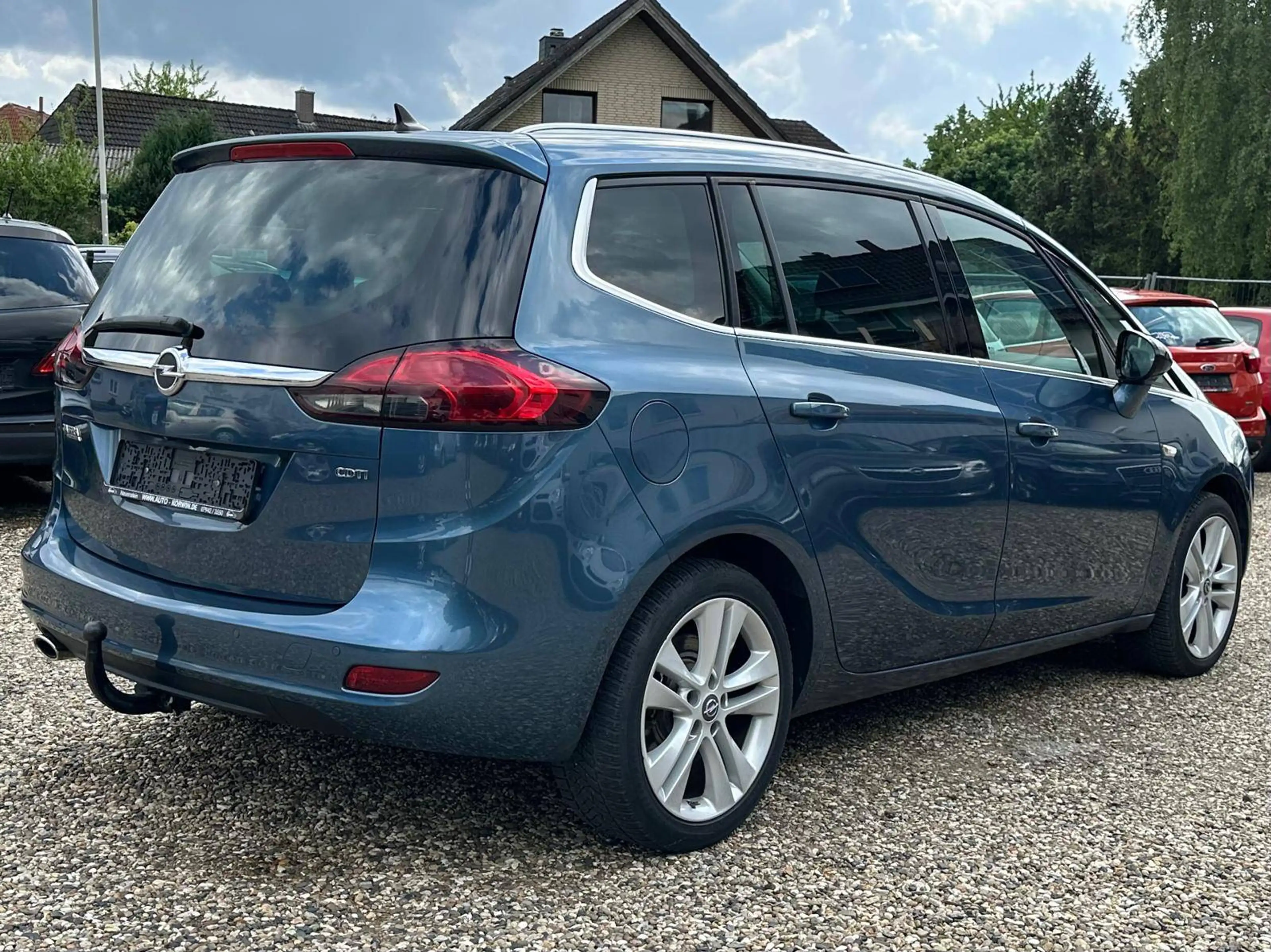 Opel Zafira Tourer 2.0CDTI 7Sitzer Innovation AHK SHZ PDC Navi Kamera — photo 3