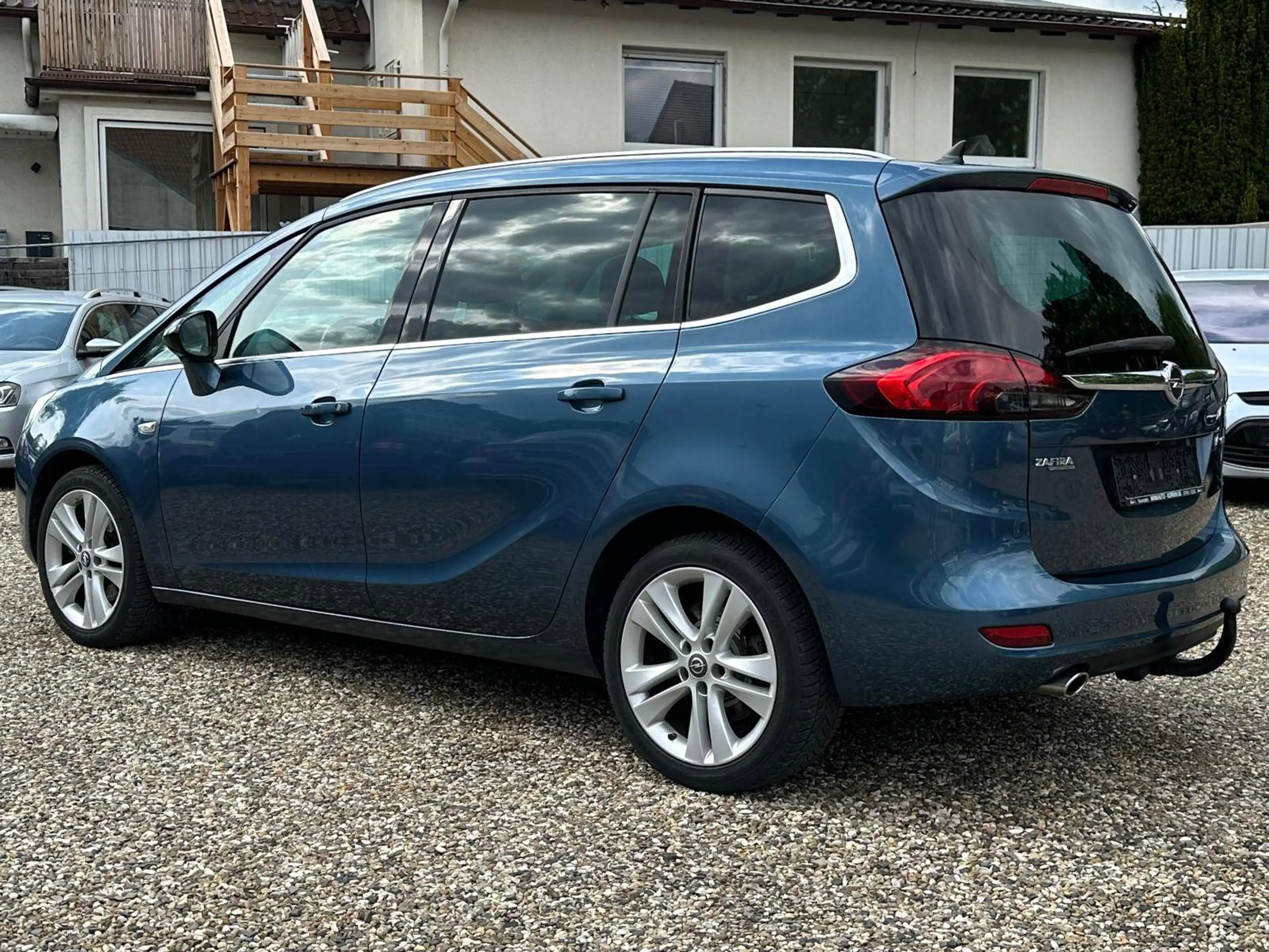 Opel Zafira Tourer 2.0CDTI 7Sitzer Innovation AHK SHZ PDC Navi Kamera — photo 6