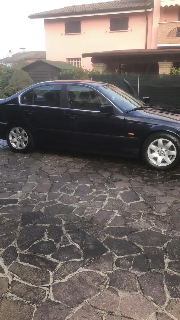 BMW 320 320i Attiva - 1