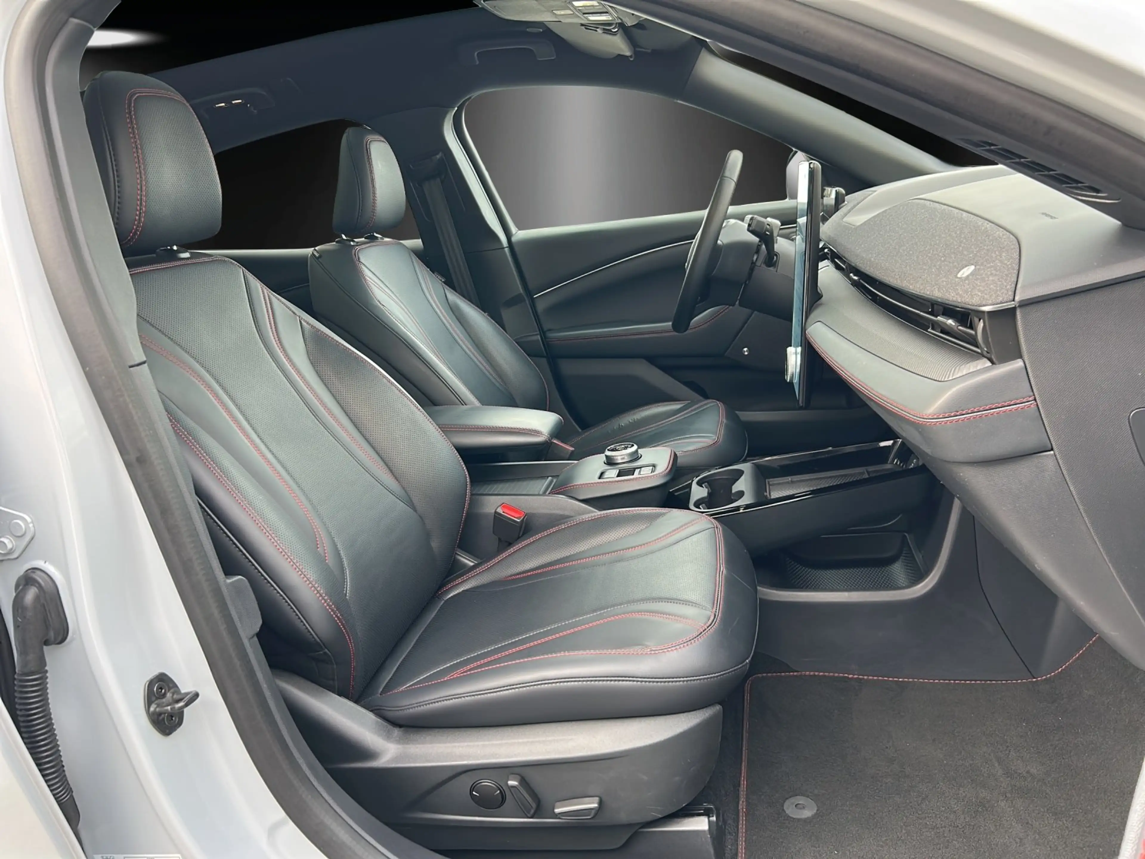 Ford Mustang Mach-E AWD Aut./MATRIX-LED/360°/B&O/ACC/ — photo 7