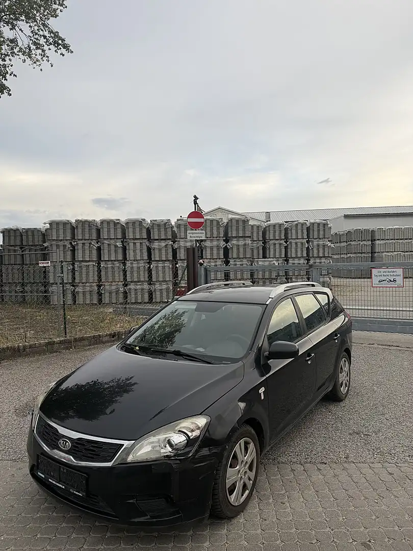 Kia Ceed SW / cee'd SW cee'd SW 1,6 CRDi Motion Schwarz - 1