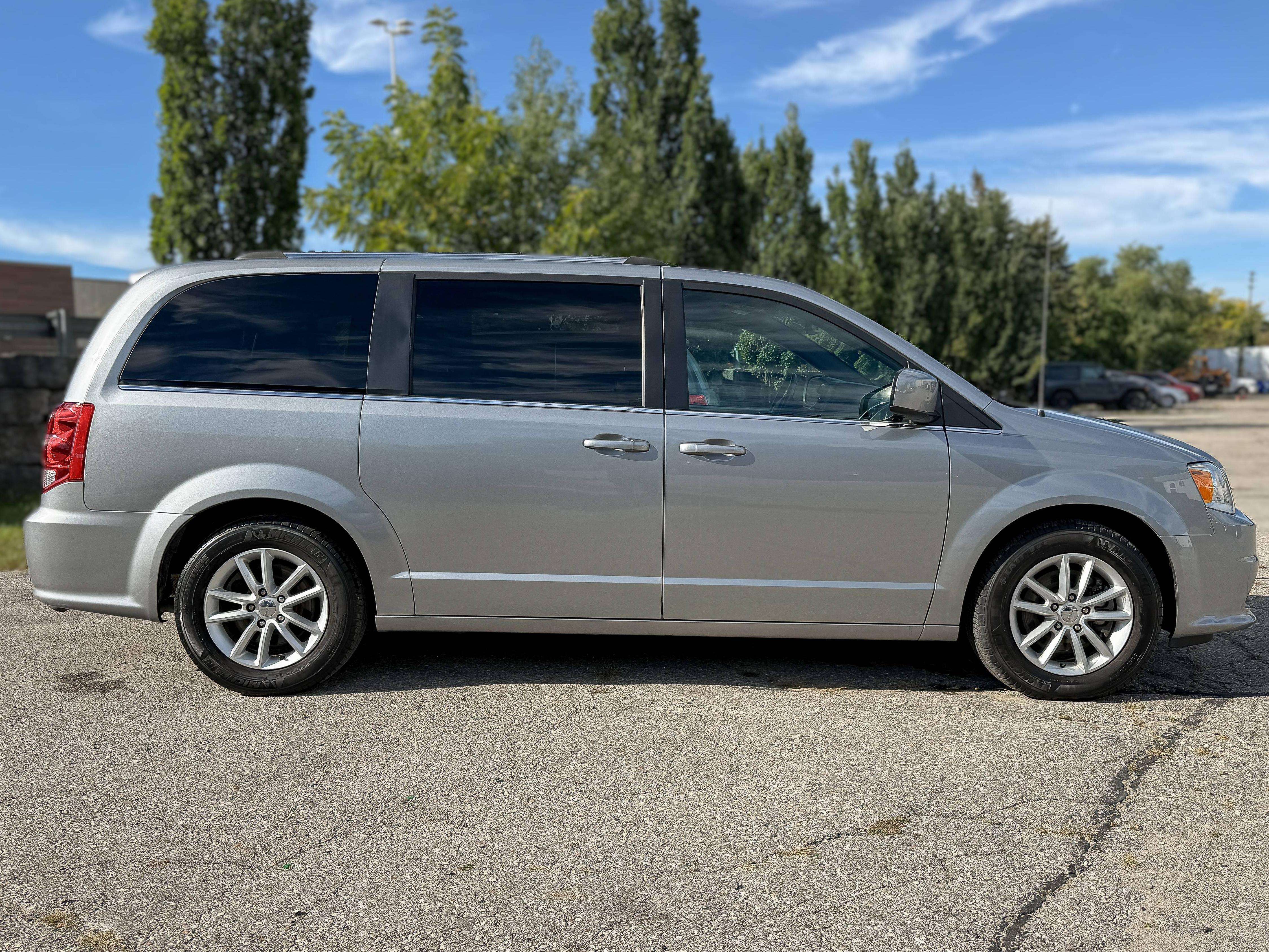2020 Dodge Grand Caravan Premium Plus | NAVIGATION | HEATED SEATS | — снимка 4
