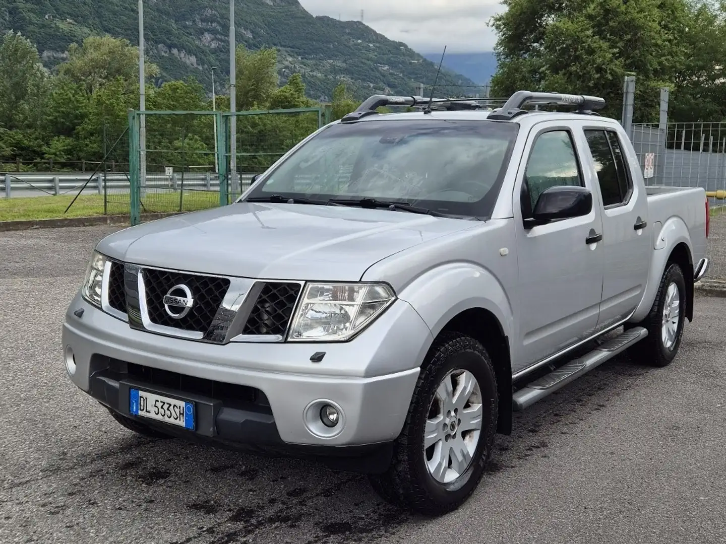 Nissan Navara k.cab 2.5 dci LE 174cv Grigio - 1
