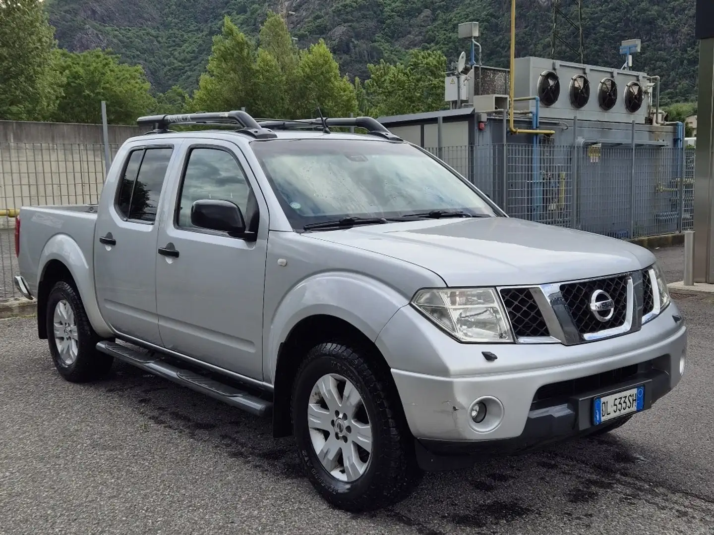 Nissan Navara k.cab 2.5 dci LE 174cv Grigio - 2