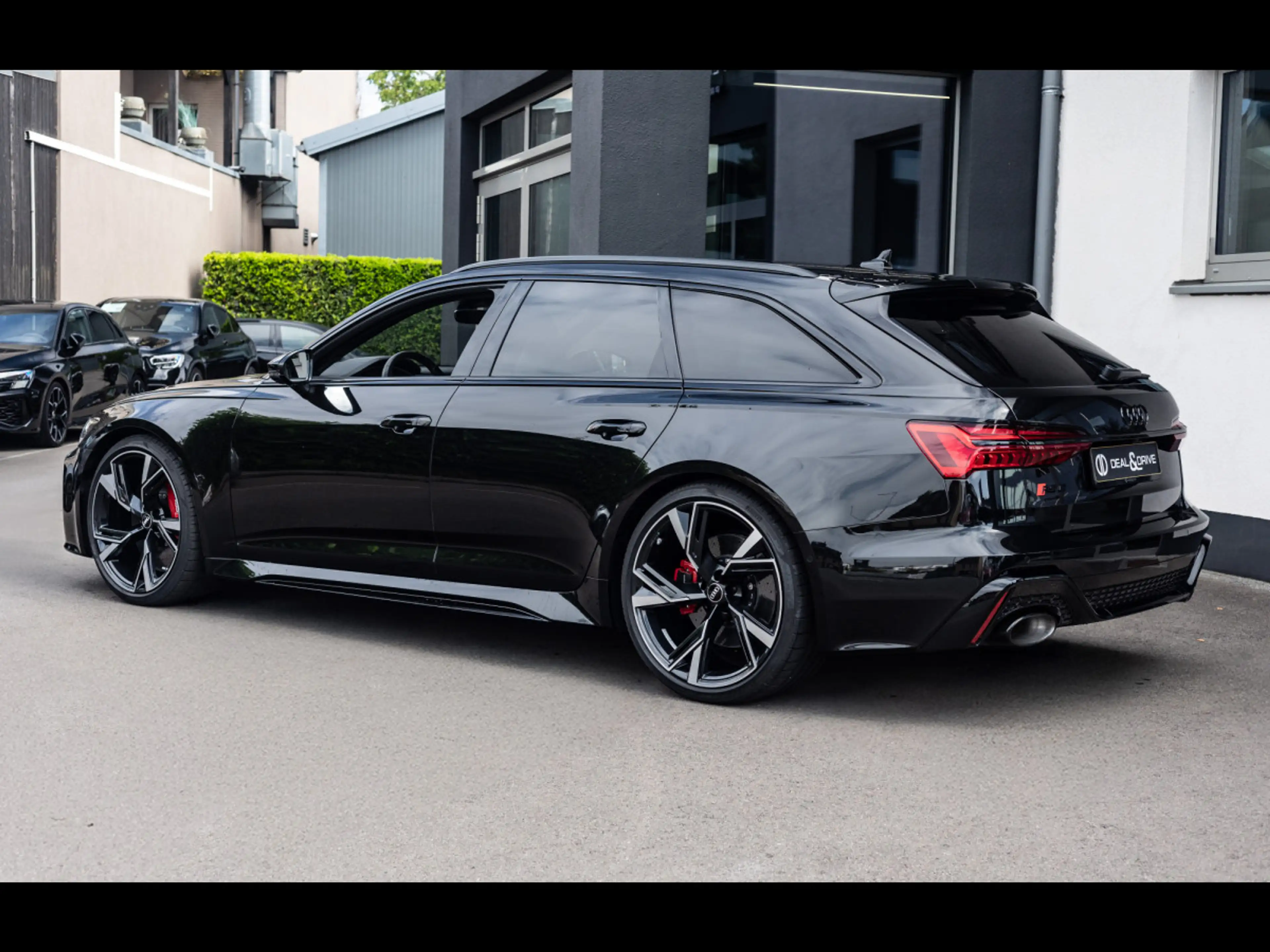 Audi RS6 AVANT°RS DYNAMIQUE+°305km/h°KERAMIK°AHK°B&O 3d — photo 3