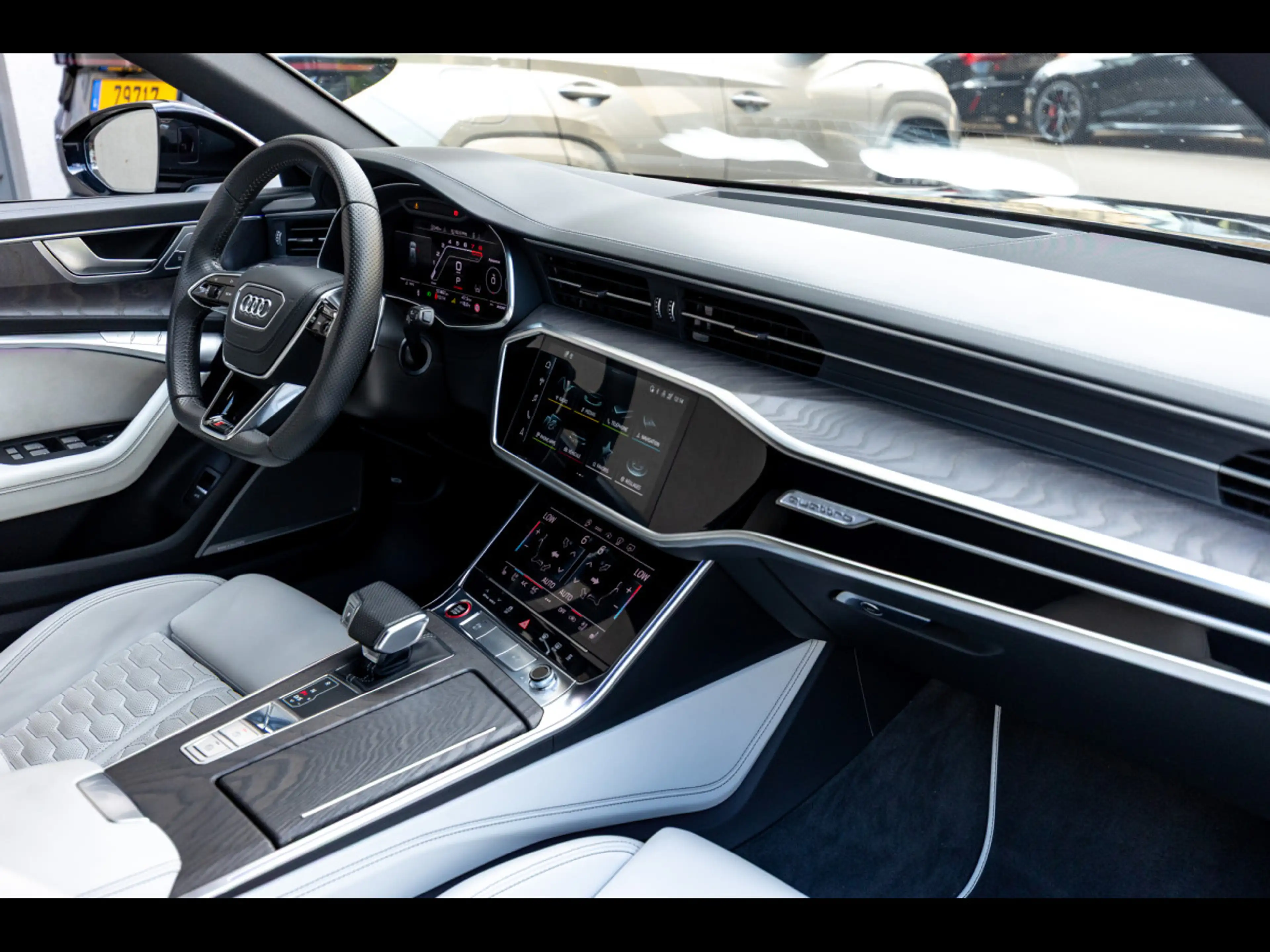 Audi RS6 AVANT°RS DYNAMIQUE+°305km/h°KERAMIK°AHK°B&O 3d — photo 11
