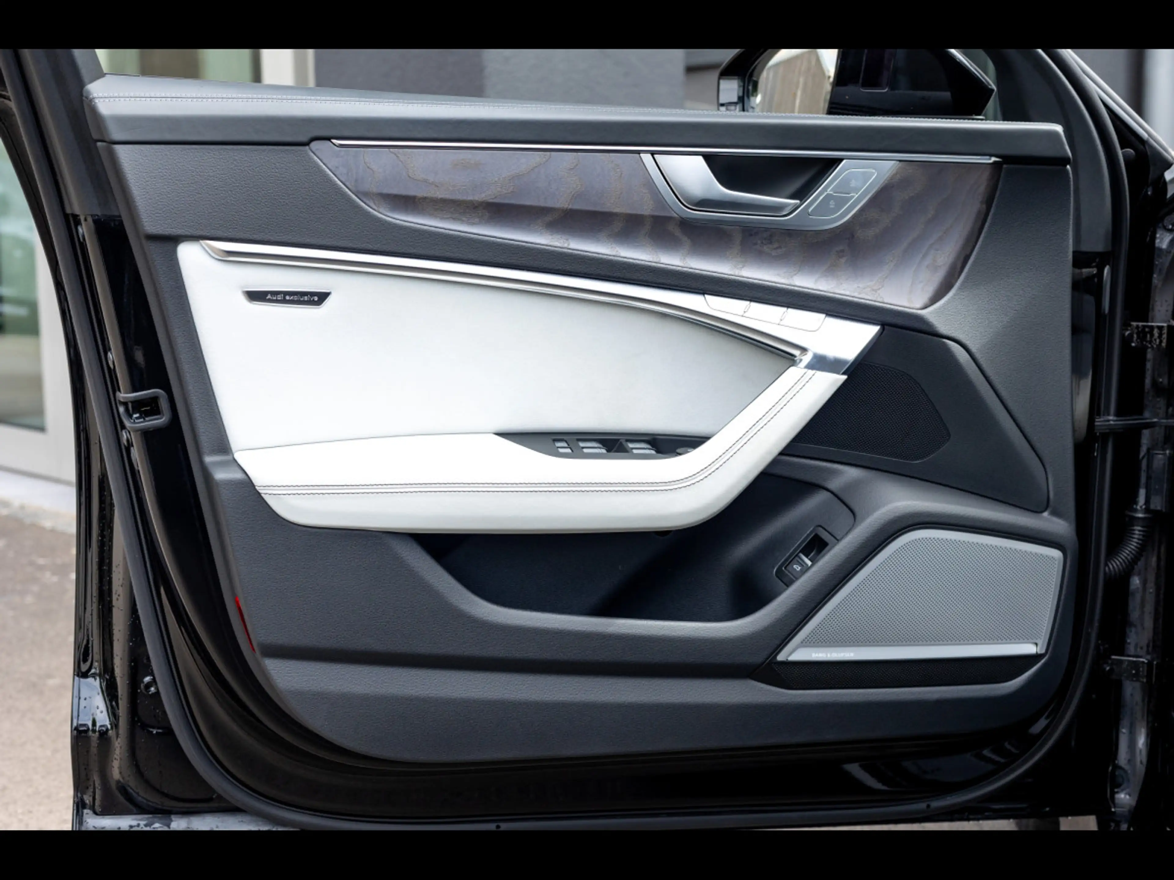 Audi RS6 AVANT°RS DYNAMIQUE+°305km/h°KERAMIK°AHK°B&O 3d — photo 8