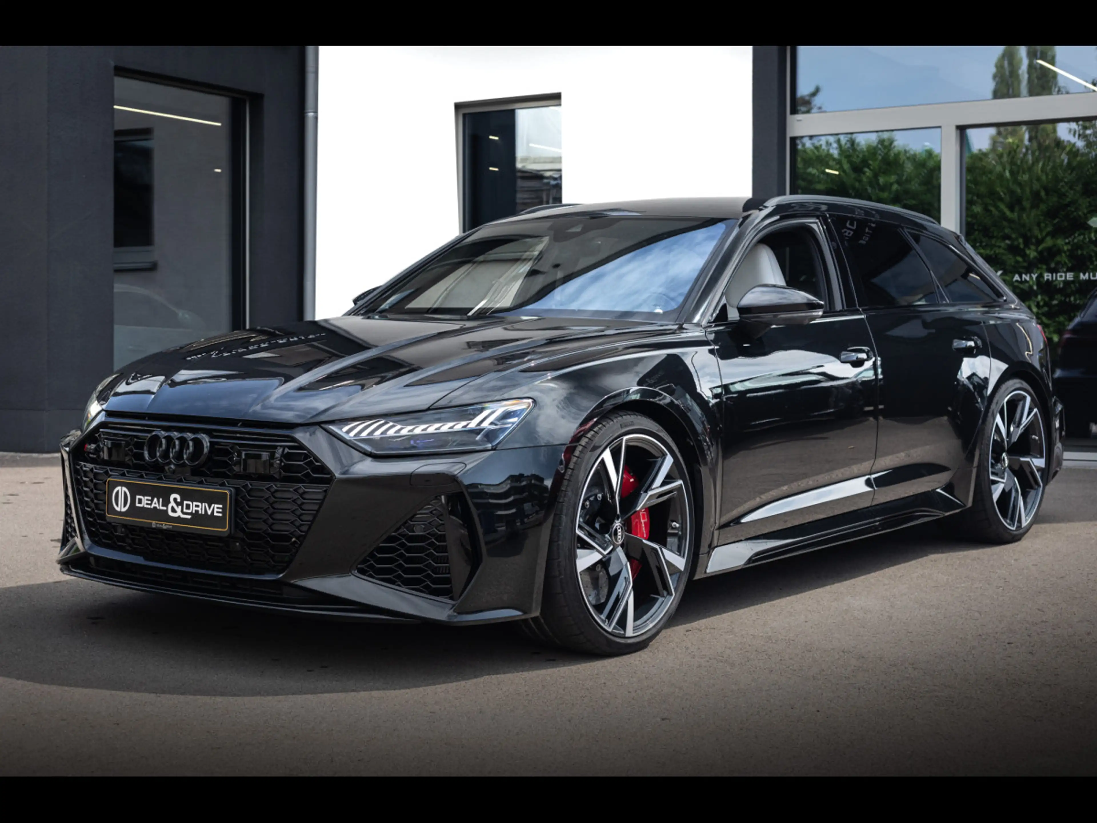 Audi RS6 AVANT°RS DYNAMIQUE+°305km/h°KERAMIK°AHK°B&O 3d — photo 6