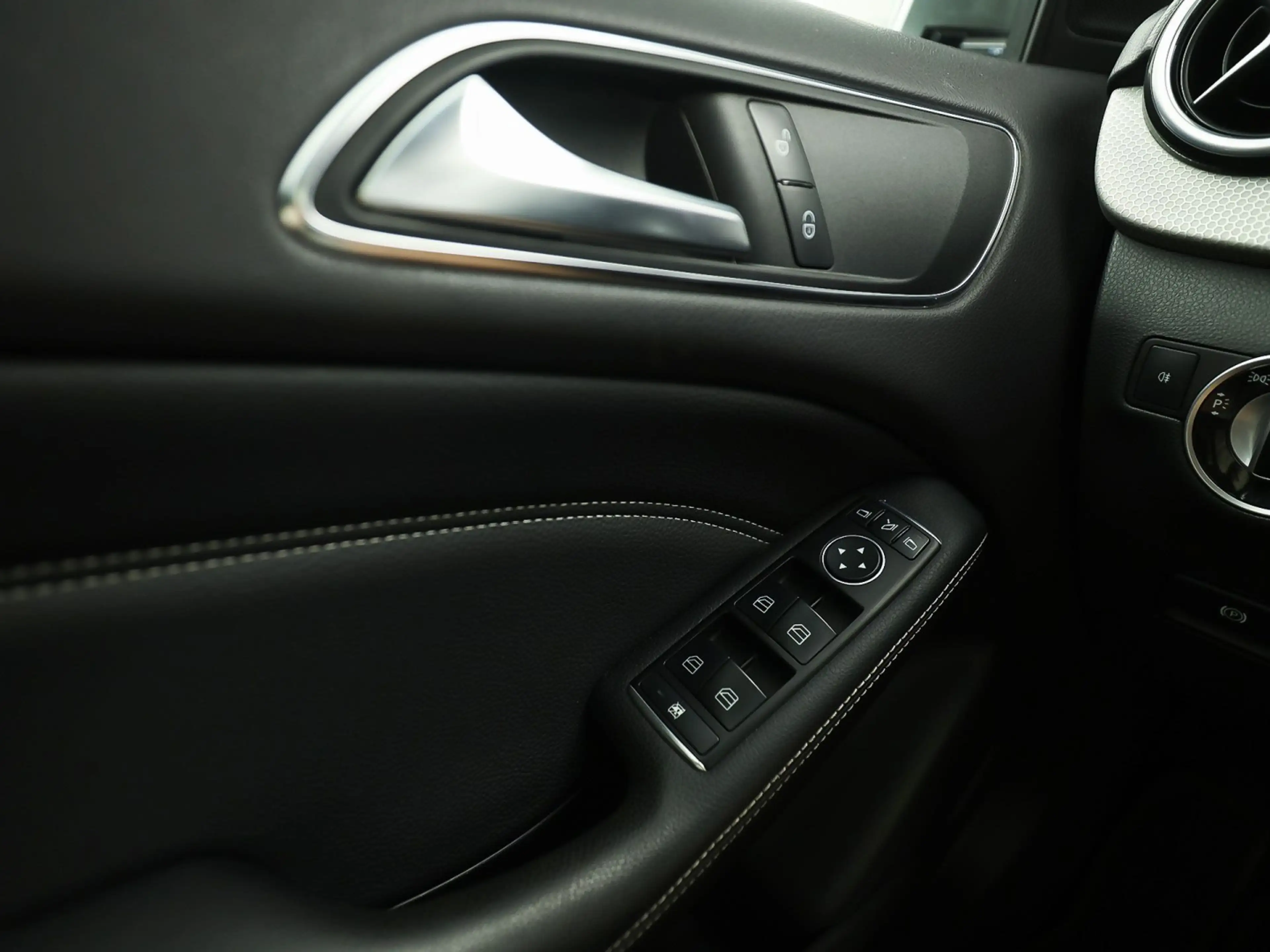 Mercedes-Benz B 180 Sport Automaat (PANORAMADAK, GROOT NAVI, CLIMATE, — photo 22