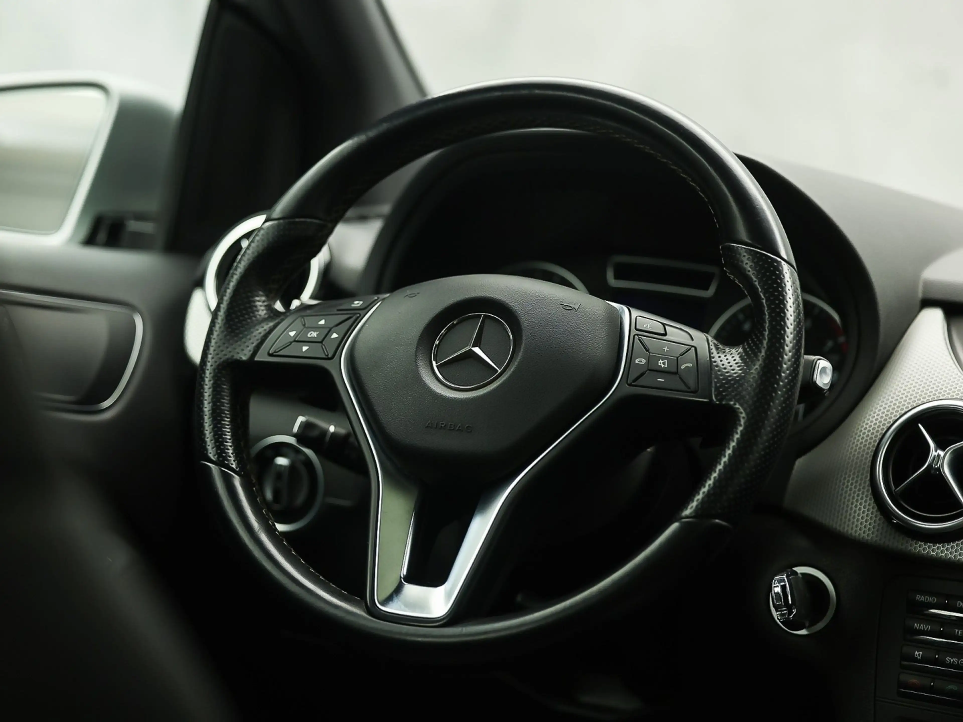 Mercedes-Benz B 180 Sport Automaat (PANORAMADAK, GROOT NAVI, CLIMATE, — photo 18