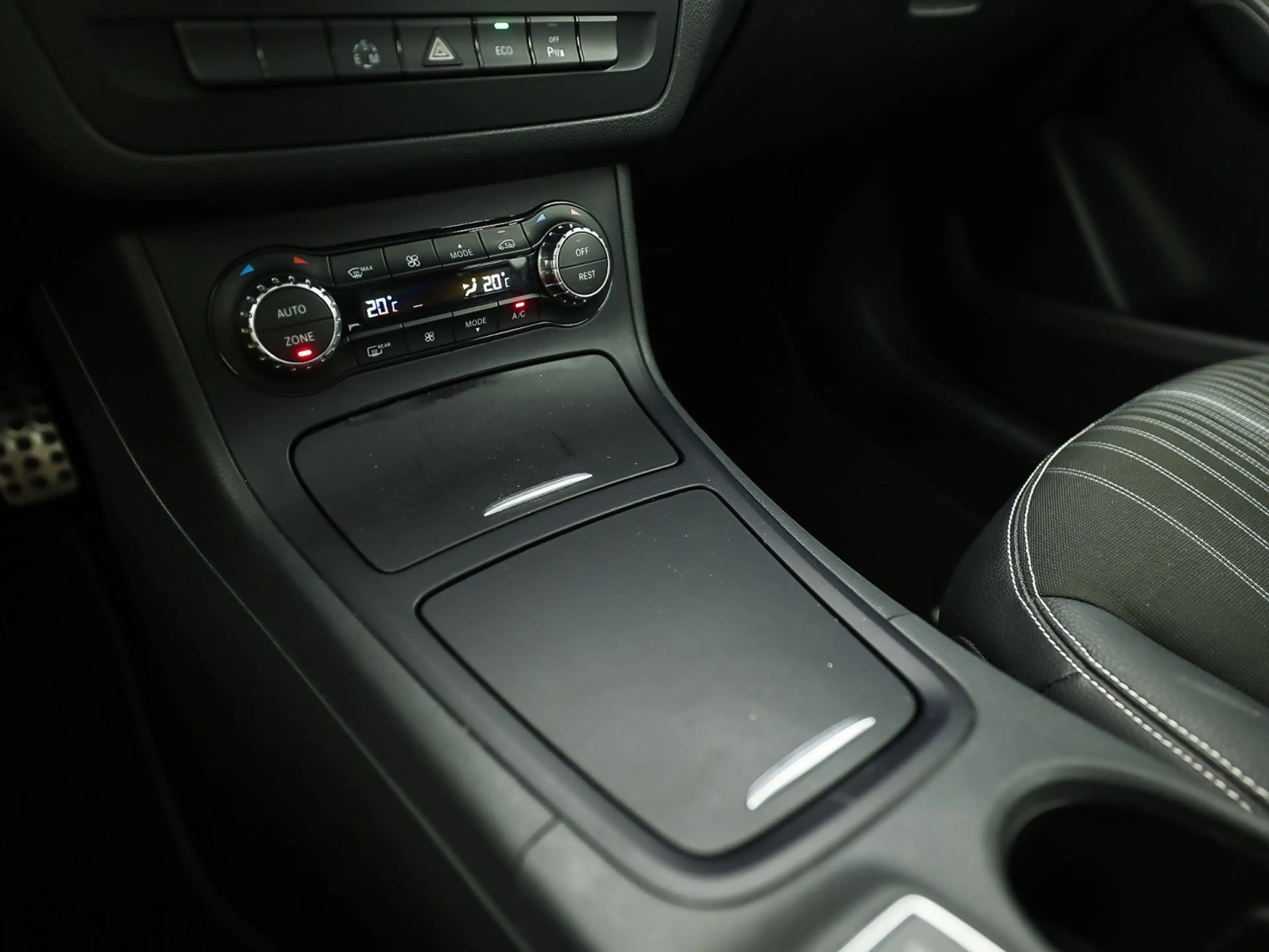 Mercedes-Benz B 180 Sport Automaat (PANORAMADAK, GROOT NAVI, CLIMATE, — photo 24