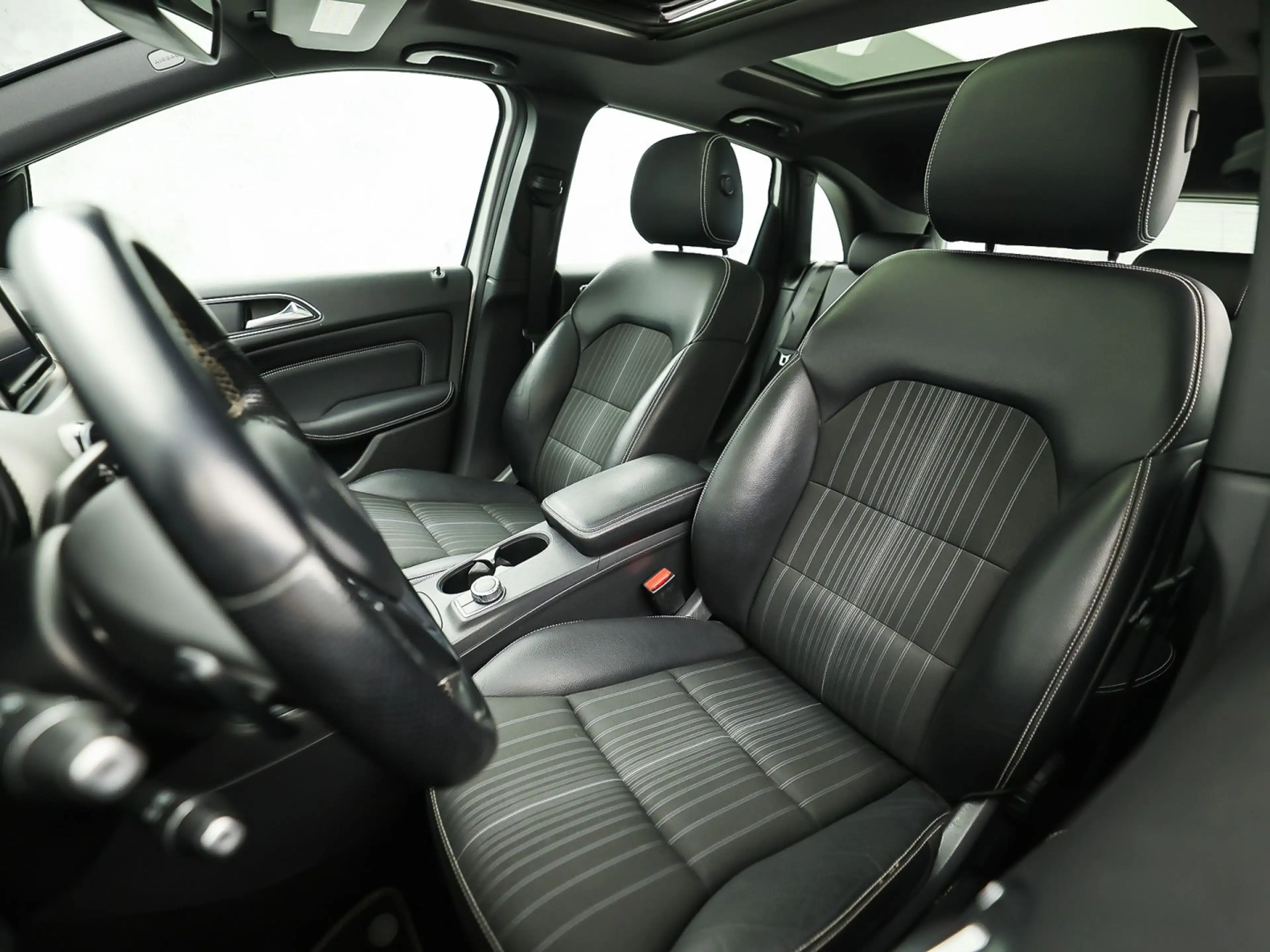 Mercedes-Benz B 180 Sport Automaat (PANORAMADAK, GROOT NAVI, CLIMATE, — photo 15