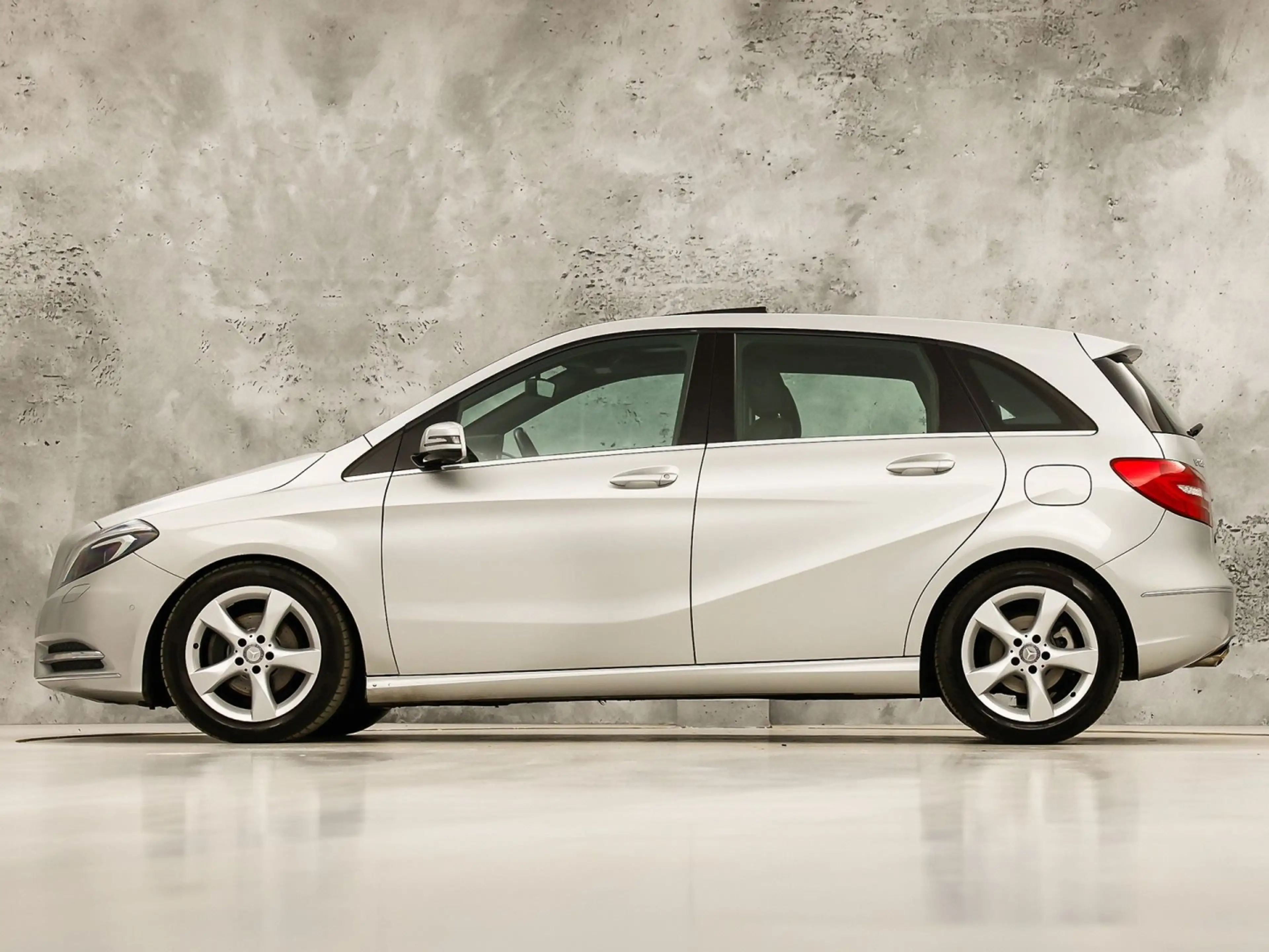 Mercedes-Benz B 180 Sport Automaat (PANORAMADAK, GROOT NAVI, CLIMATE, — photo 2
