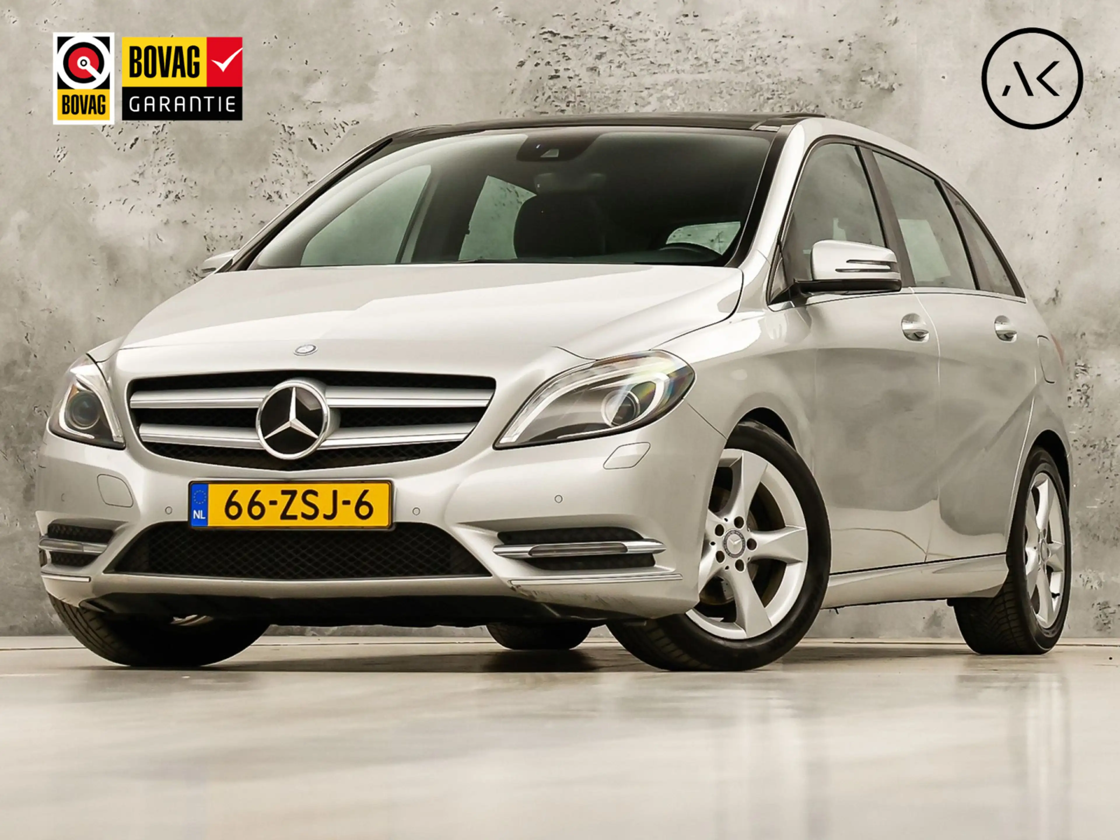Mercedes-Benz B 180 Sport Automaat (PANORAMADAK, GROOT NAVI, CLIMATE,