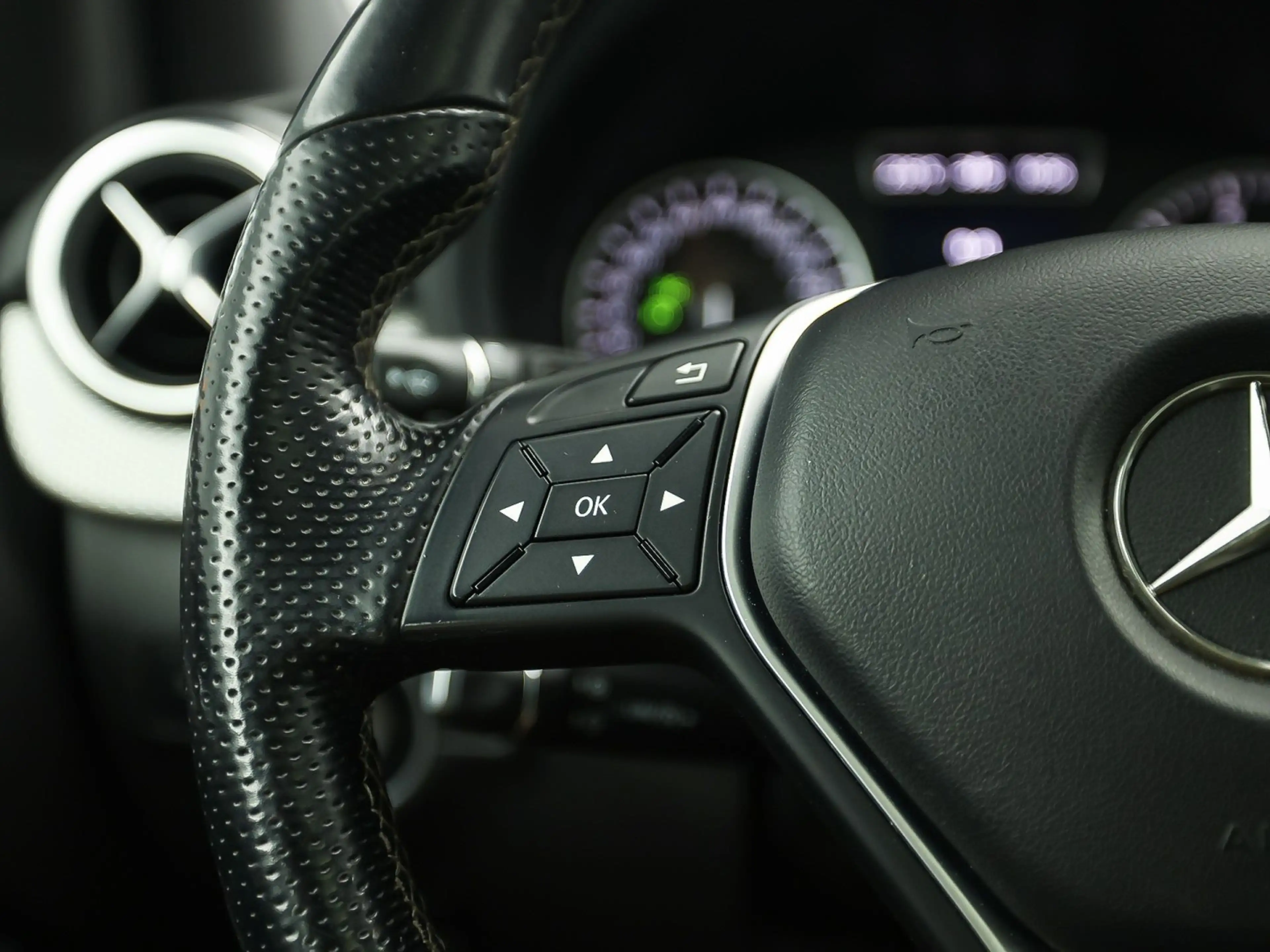 Mercedes-Benz B 180 Sport Automaat (PANORAMADAK, GROOT NAVI, CLIMATE, — photo 19