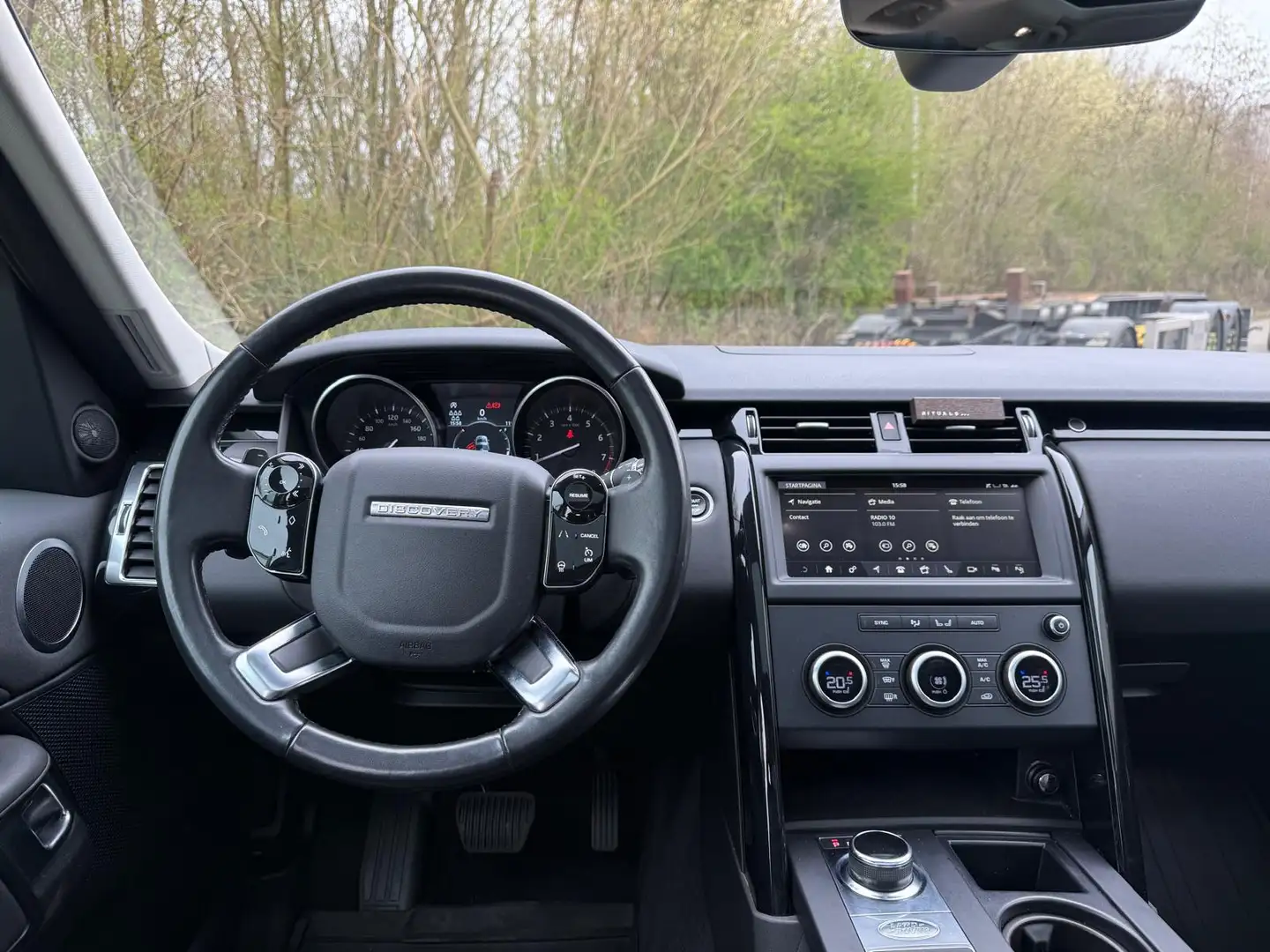 Land Rover Discovery 2.0 Si4 300pk Aut 7 pl. HSE Gris - 2