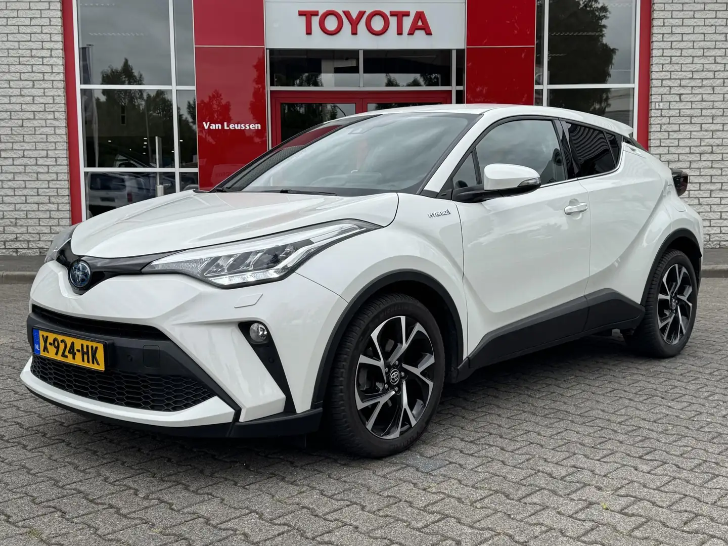 Toyota C-HR 1.8 HYBRID DYNAMIC APPLE/ANDROID STOEL/STUURVERW P Wit - 1