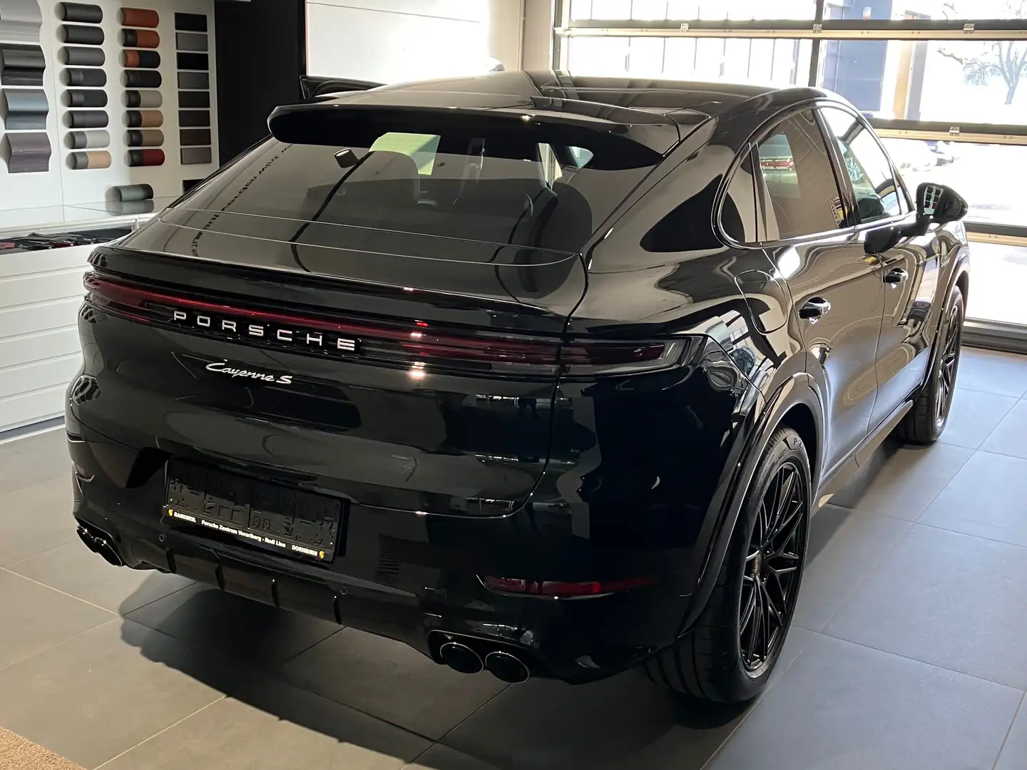 Porsche Cayenne Cayenne Coupe III S E-Hybrid PHEV 21,8 kWh Aut. Schwarz - 2