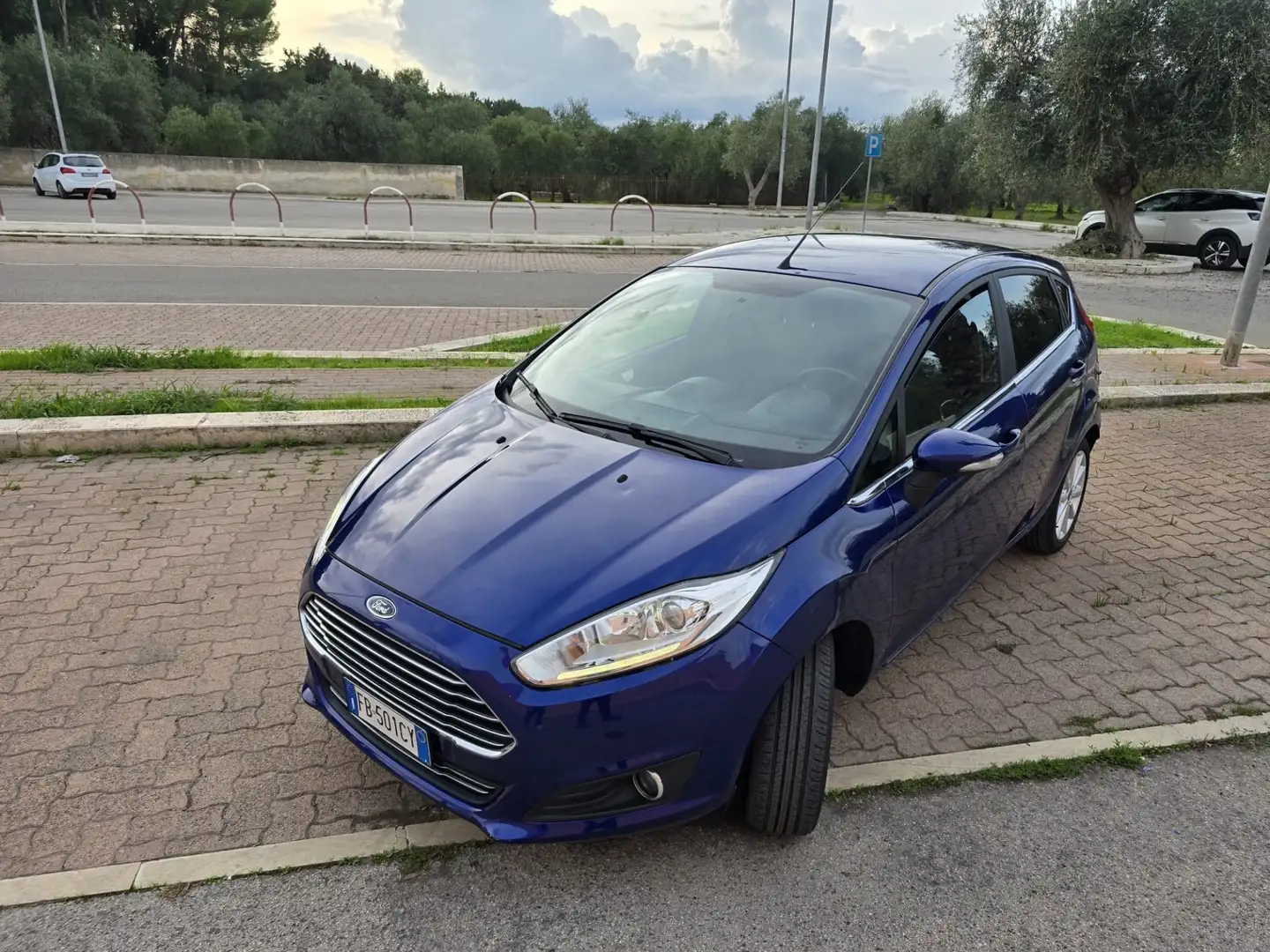 Ford Fiesta 5p 1.4 Titanium Gpl 92cv - 1