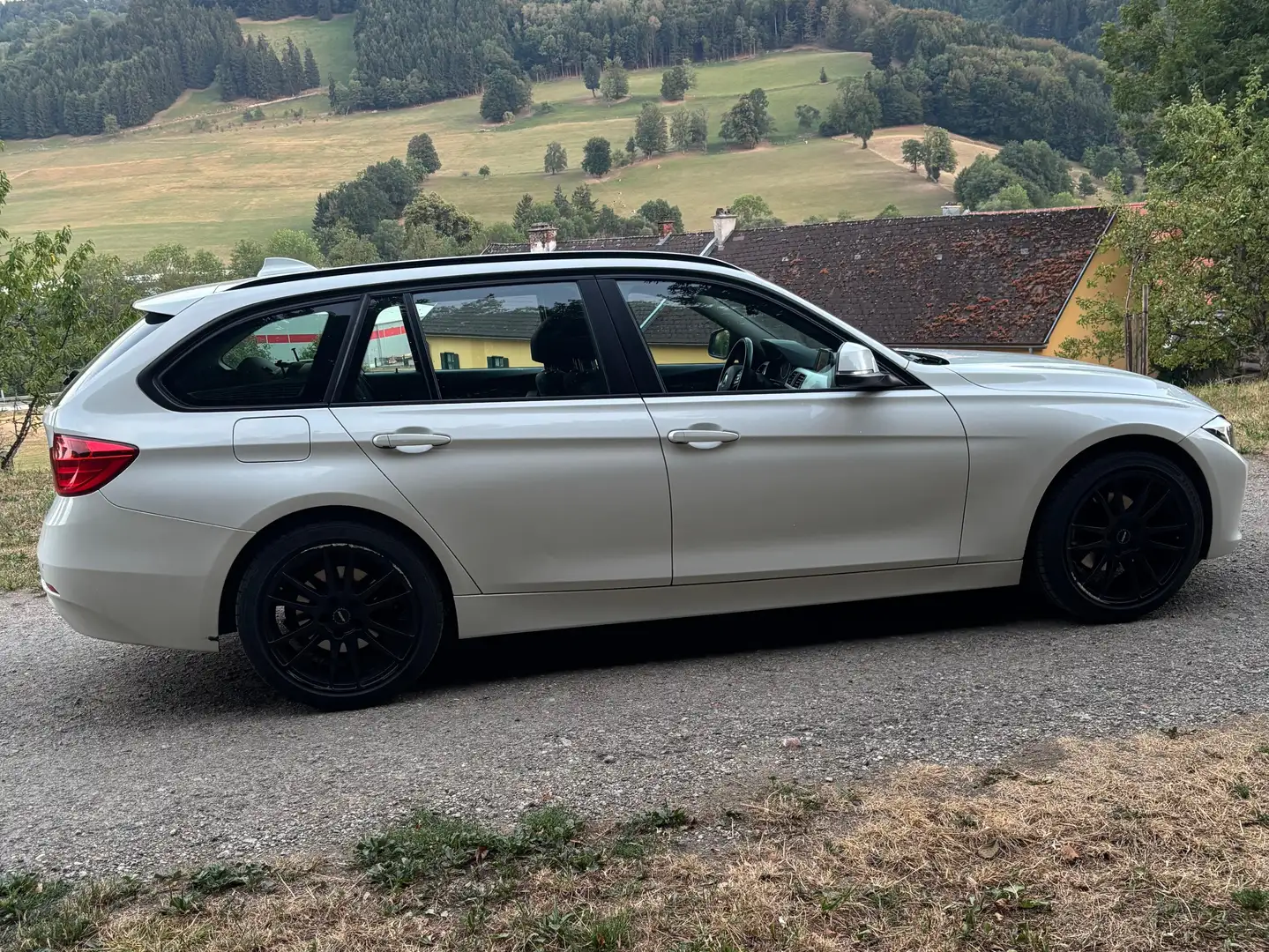 BMW 318 318d xDrive Touring Weiß - 2