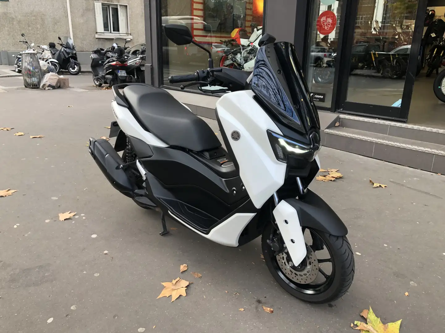 Yamaha NMAX Wit - 1