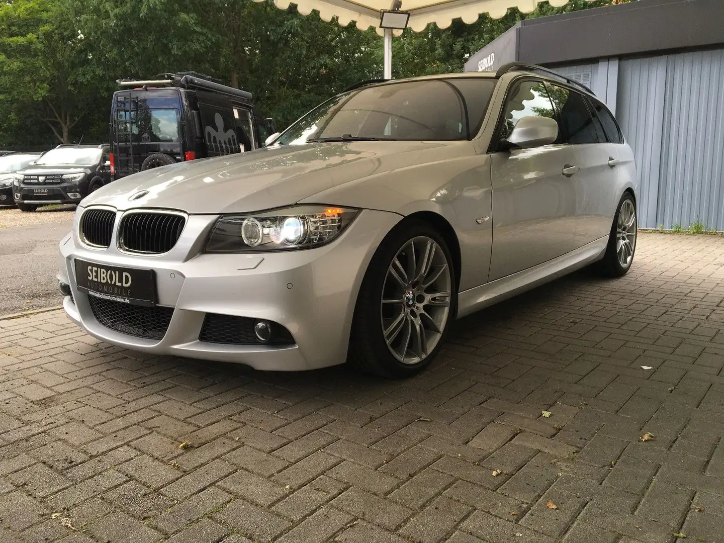 BMW 318 Touring 318i M-Paket Autom/Navi/Leder/Xenon/Shz Argento - 1