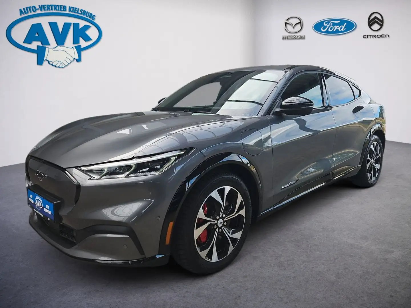 Ford Mustang Mach-E Premium Ext. Range 99 kWh Grau - 2