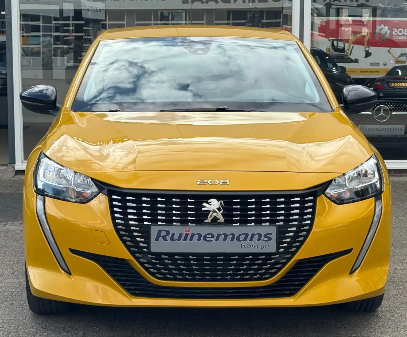 Peugeot 208 1.2 PureTech Active / CARPLAY / AIRCO / NL AUTO Geel - 2