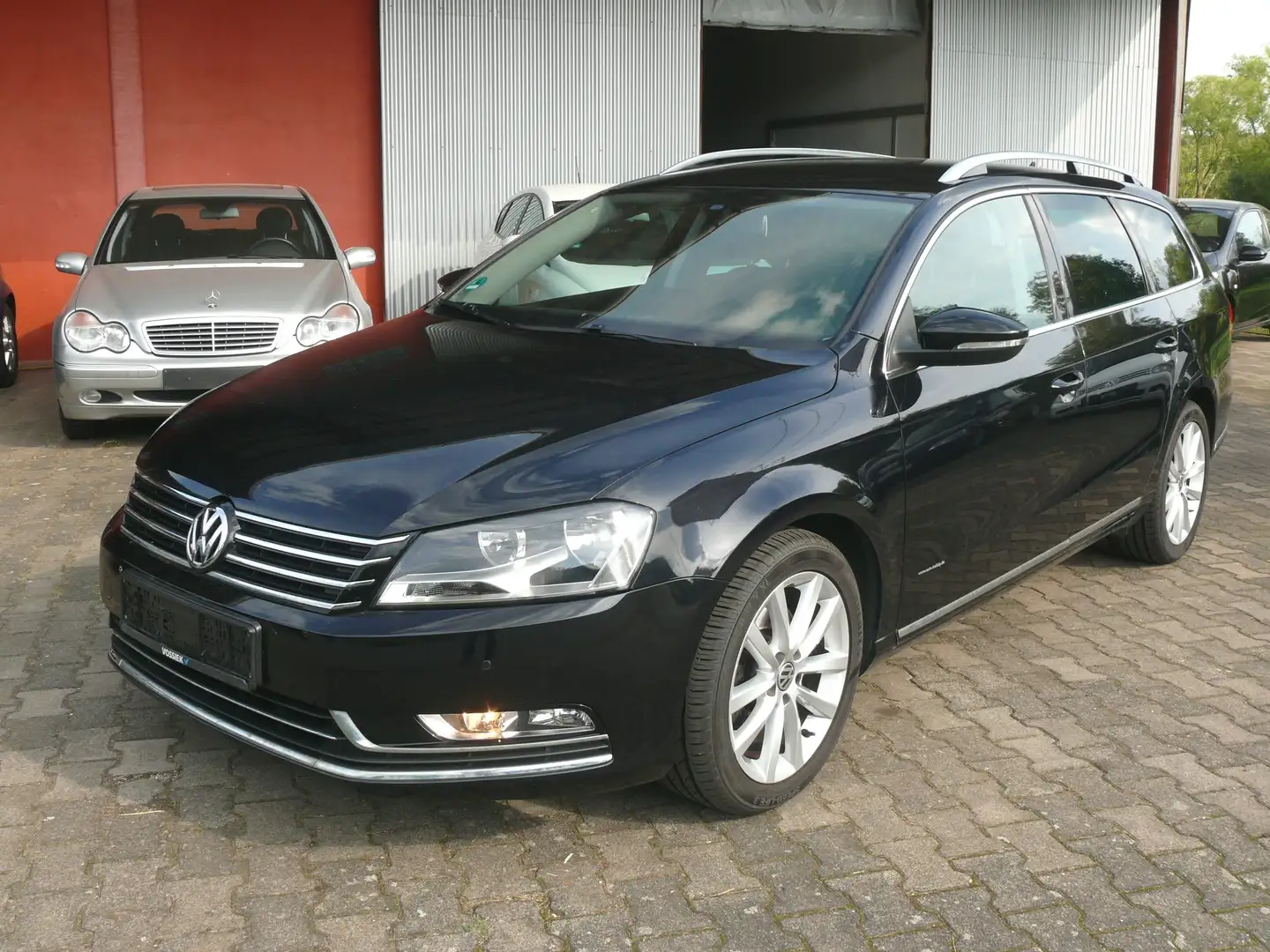 Volkswagen Passat Variant Highline BlueMotion 4Motion Tüf neu Černá - 1