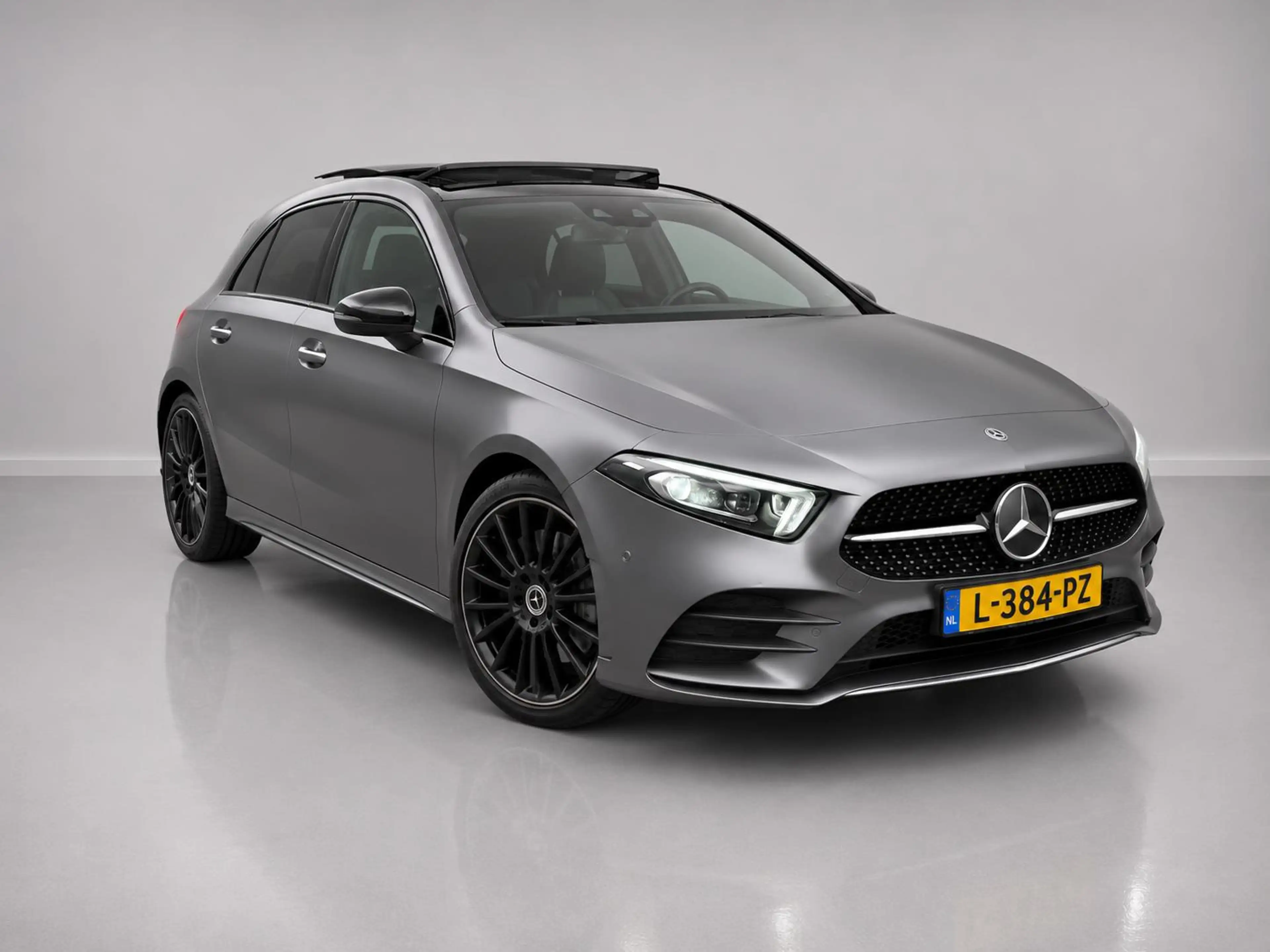 Mercedes-Benz A 250 250|AMG Premium paint|PANO |2Tone-Leer|Camera|Burm — photo 11