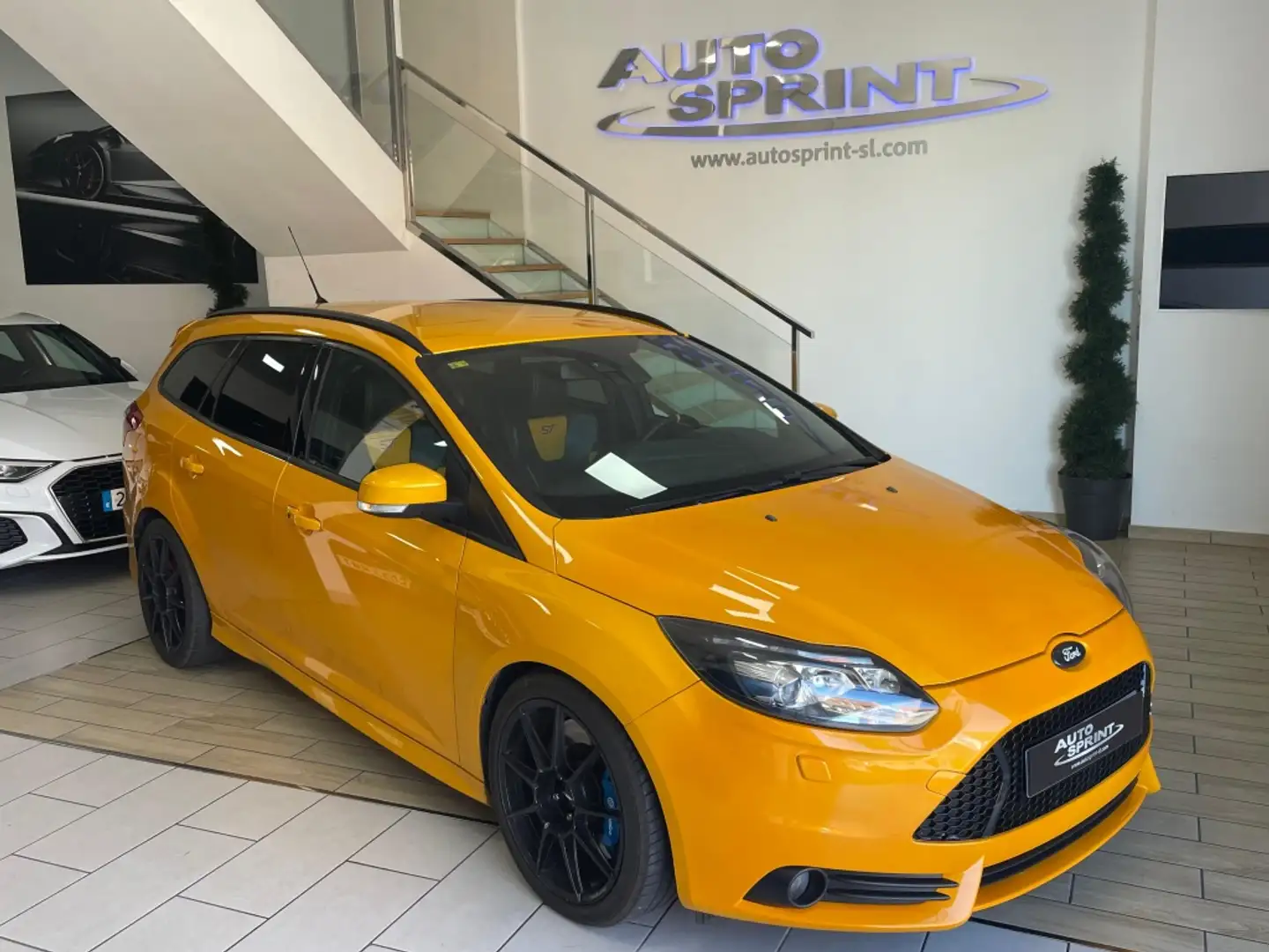 Ford Focus Sb.2.0 Ecoboost ST Amarillo - 1
