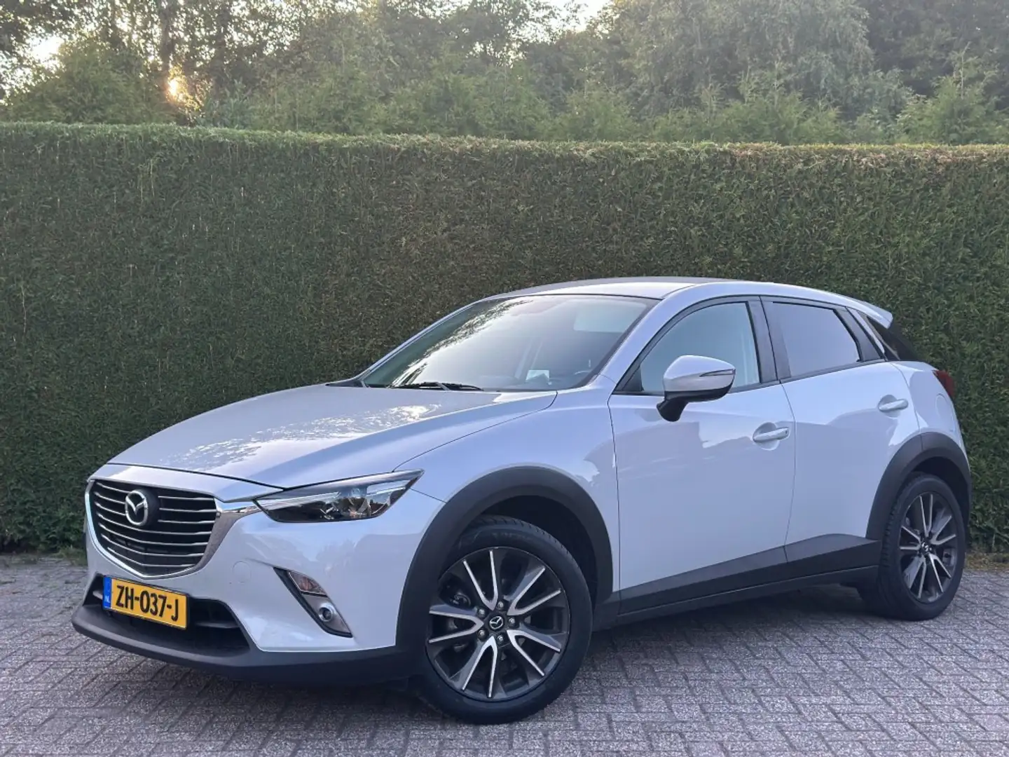 Mazda CX-3 2.0 SkyActiv-G GT-M  Head-Up  Achteruitrijcamera Grijs - 1