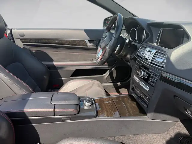 Mercedes-Benz E-Class view 13