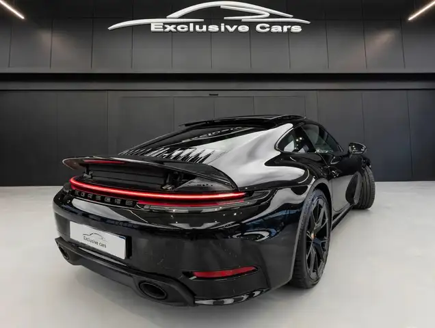 Porsche 911 view 2